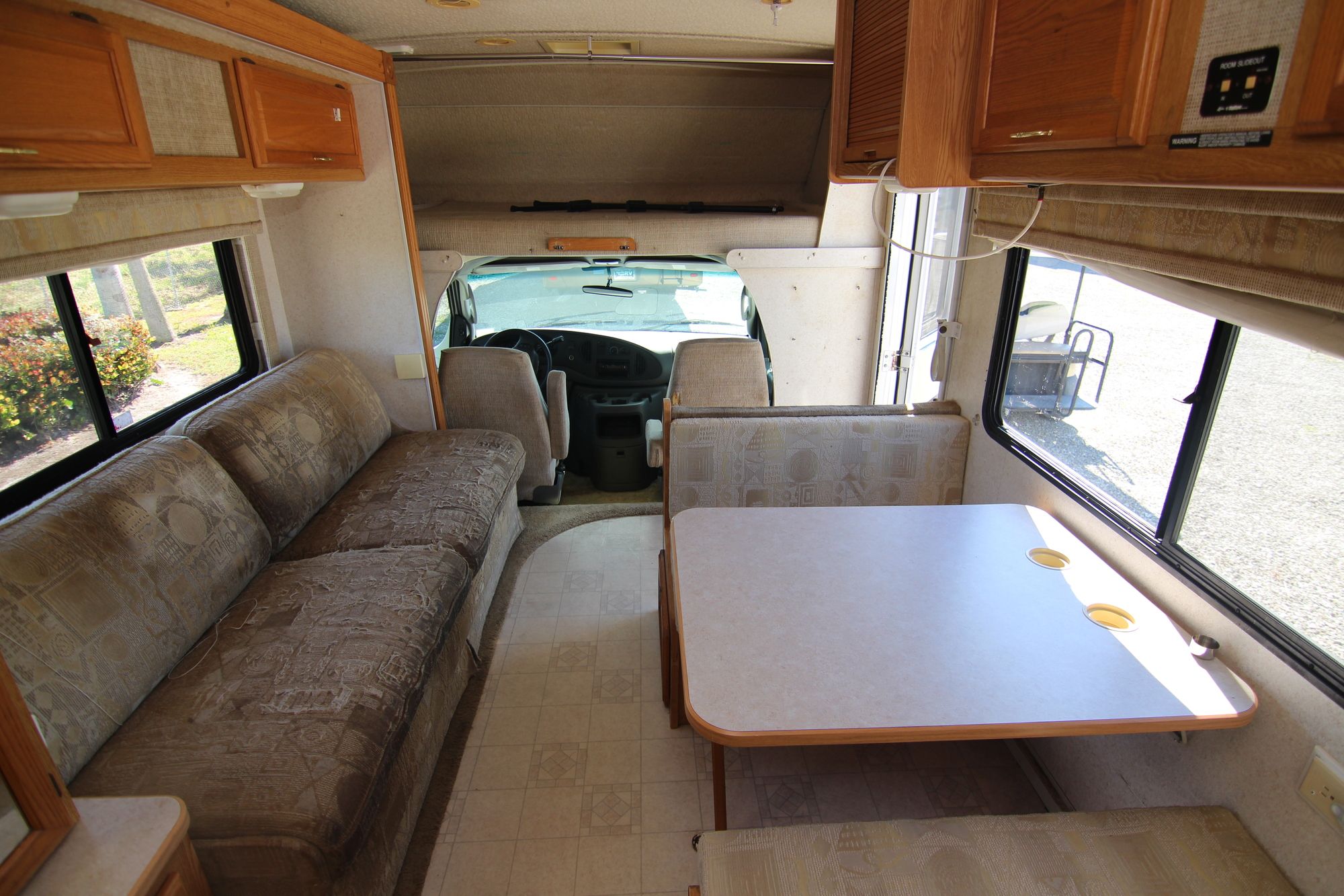 Used 2004 Winnebago Minnie Winnie 24F Class C  For Sale