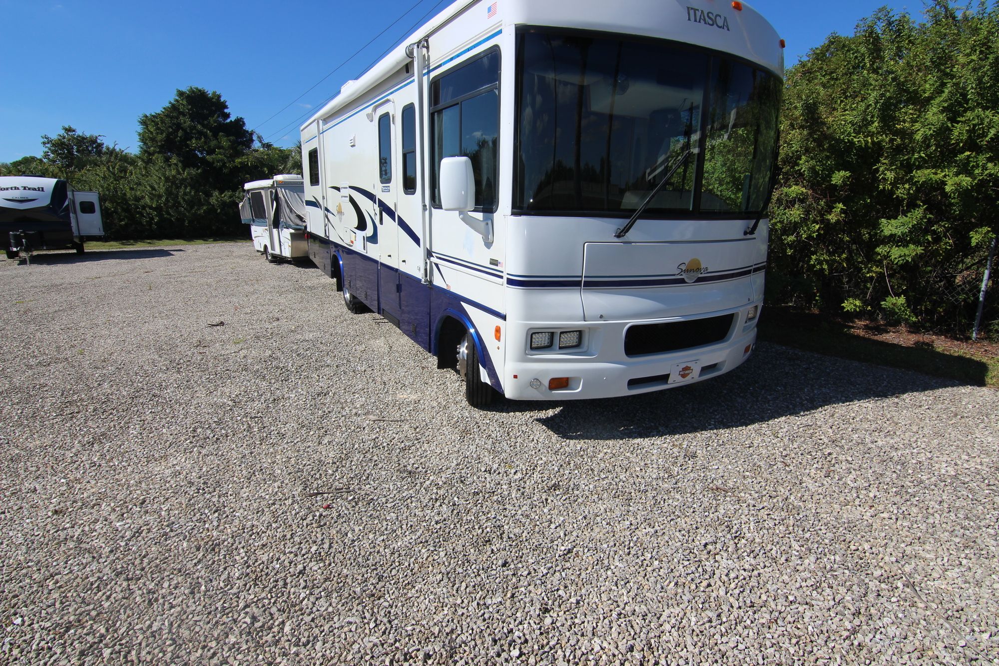 Used 2004 Itasca Sunova 33L Class A  For Sale