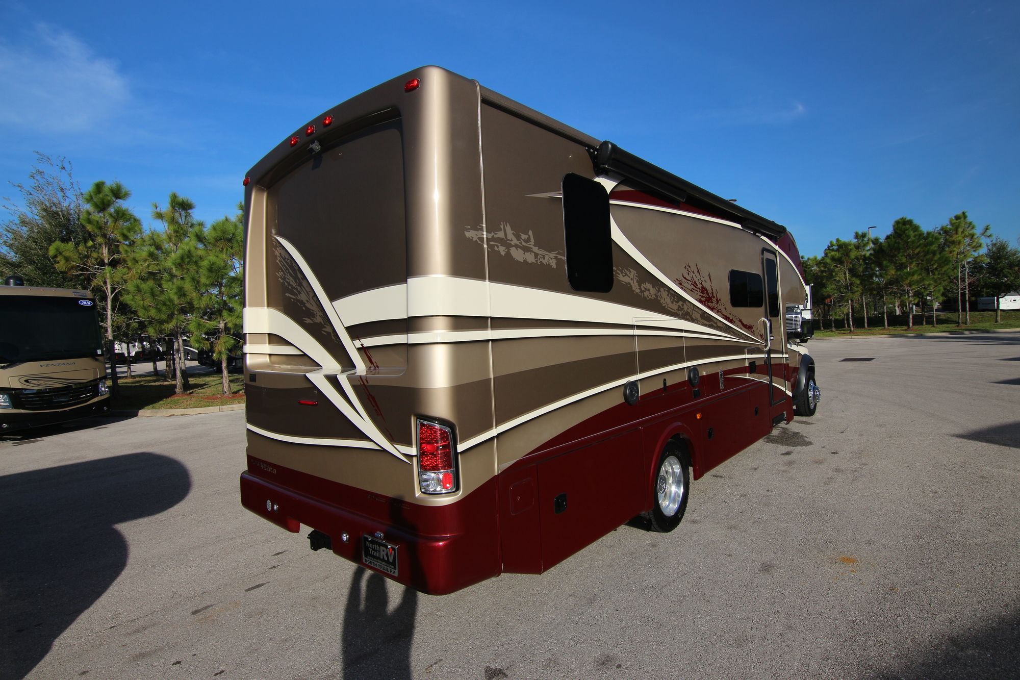 Used 2019 Dynamax Isata 5 30FWD4X4 Class C  For Sale