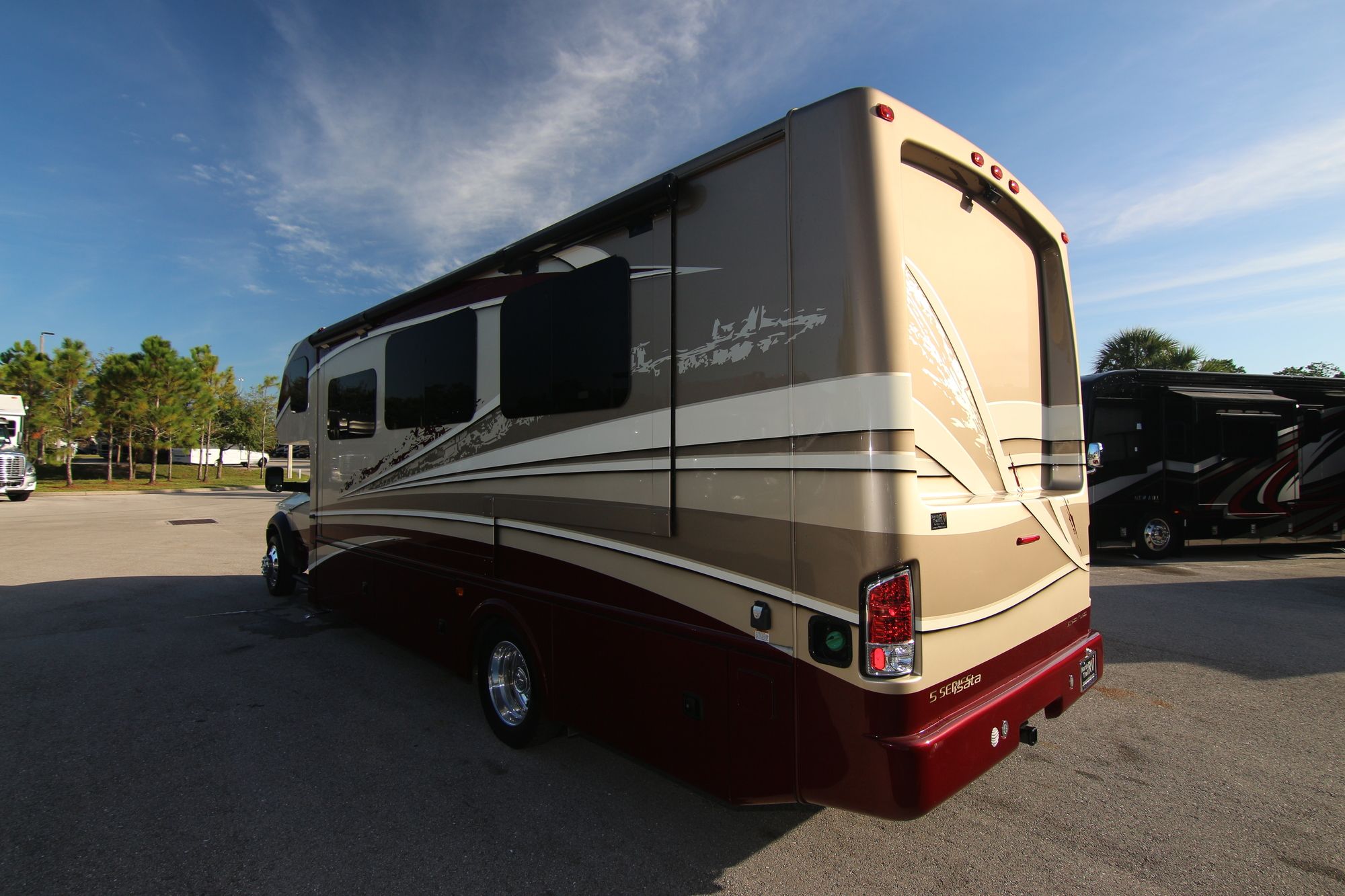 Used 2019 Dynamax Isata 5 30FWD4X4 Class C  For Sale