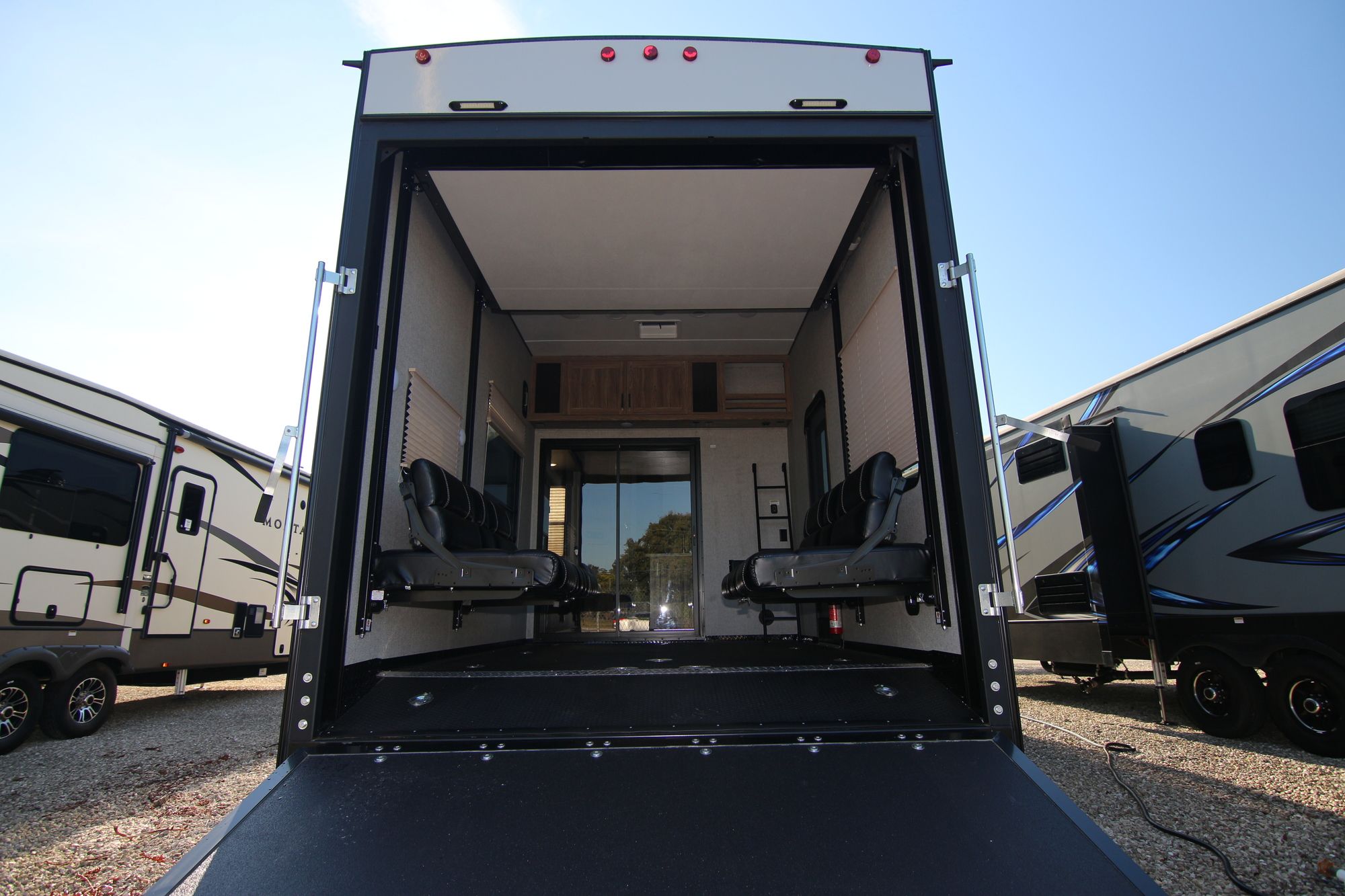 Used 2019 Dutchmen Endurance 3456 Fifth Wheel  For Sale