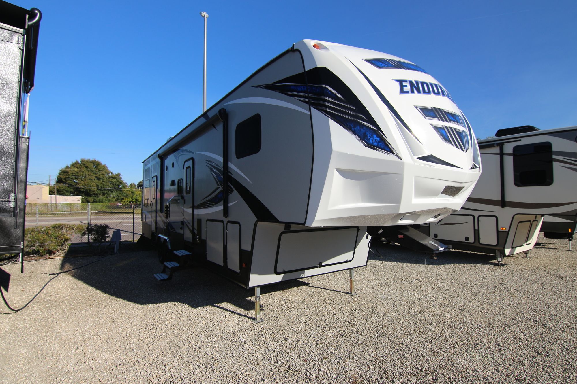 Used 2019 Dutchmen Endurance 3456 Fifth Wheel  For Sale