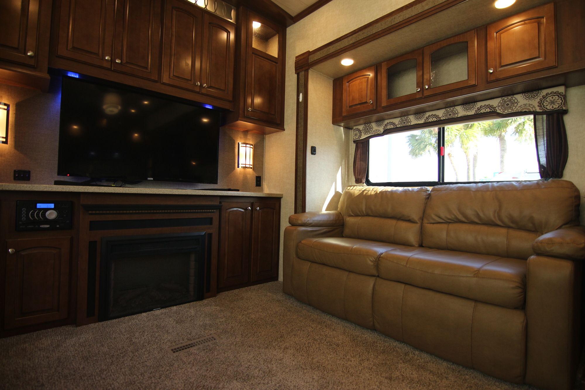 Used 2015 Heartland Rv Oakmont 345RS Fifth Wheel  For Sale