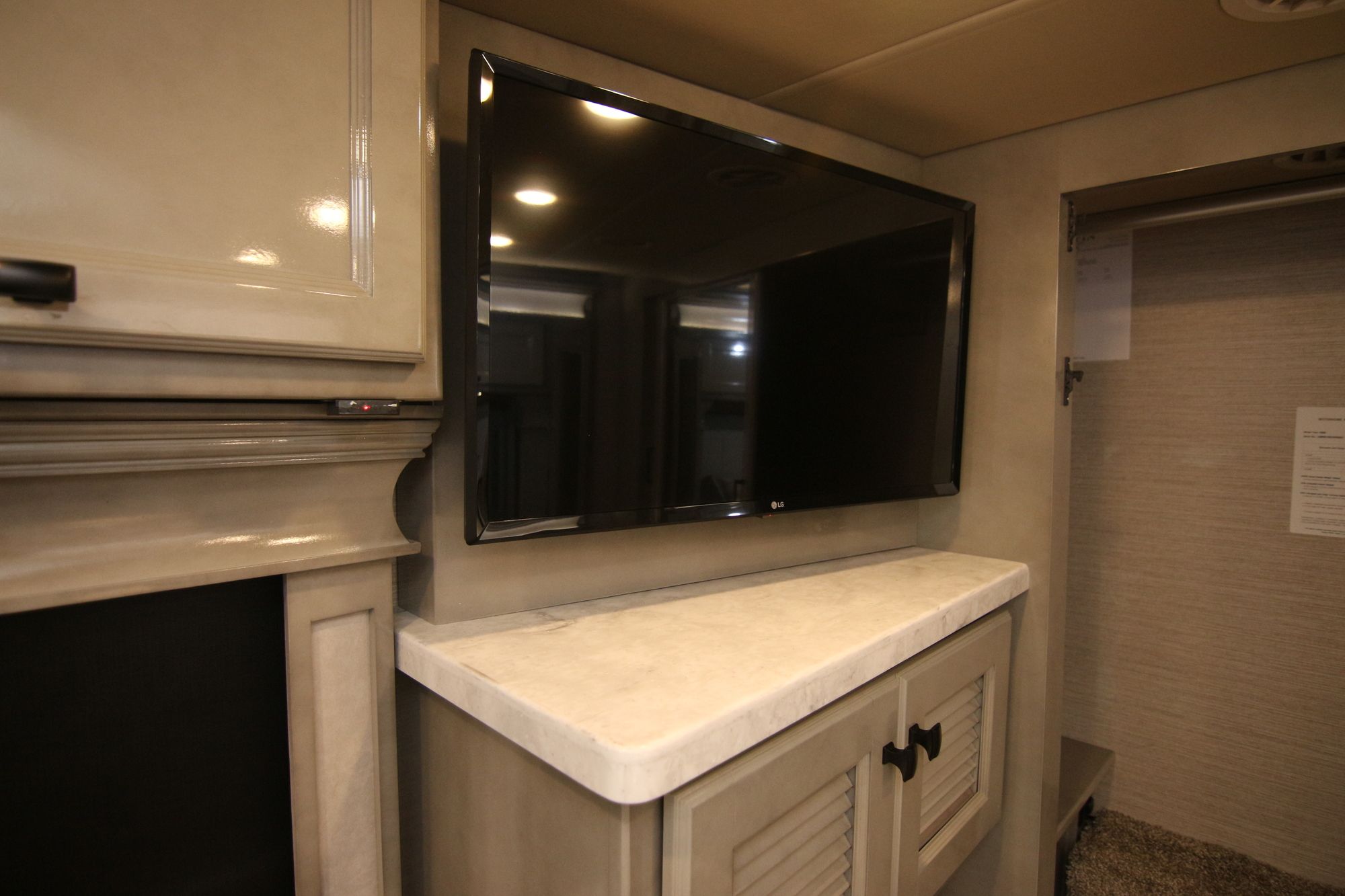 New 2020 Tiffin Motor Homes Breeze 33BR Class A  For Sale