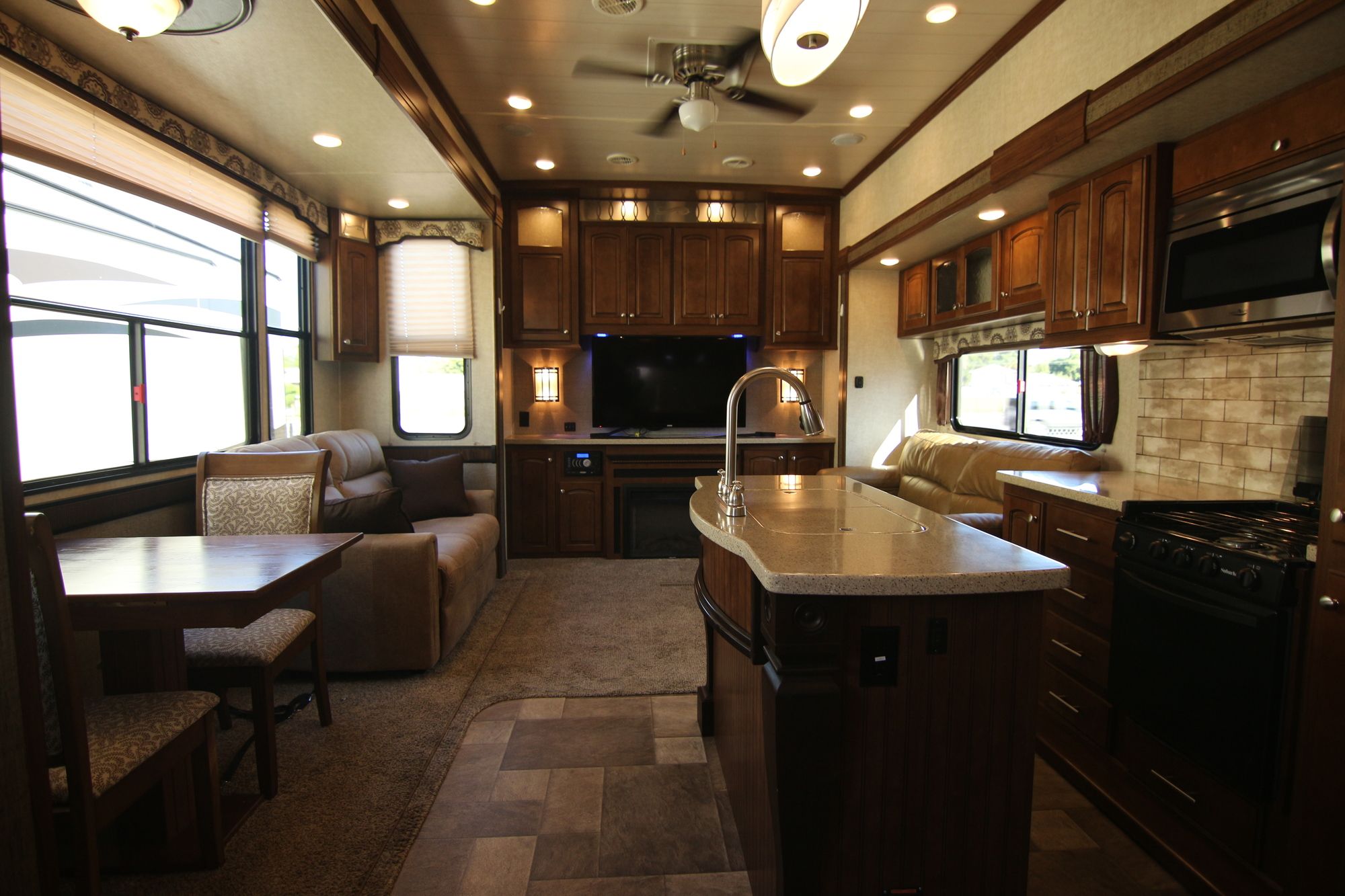 Used 2015 Heartland Rv Oakmont 345RS Fifth Wheel  For Sale