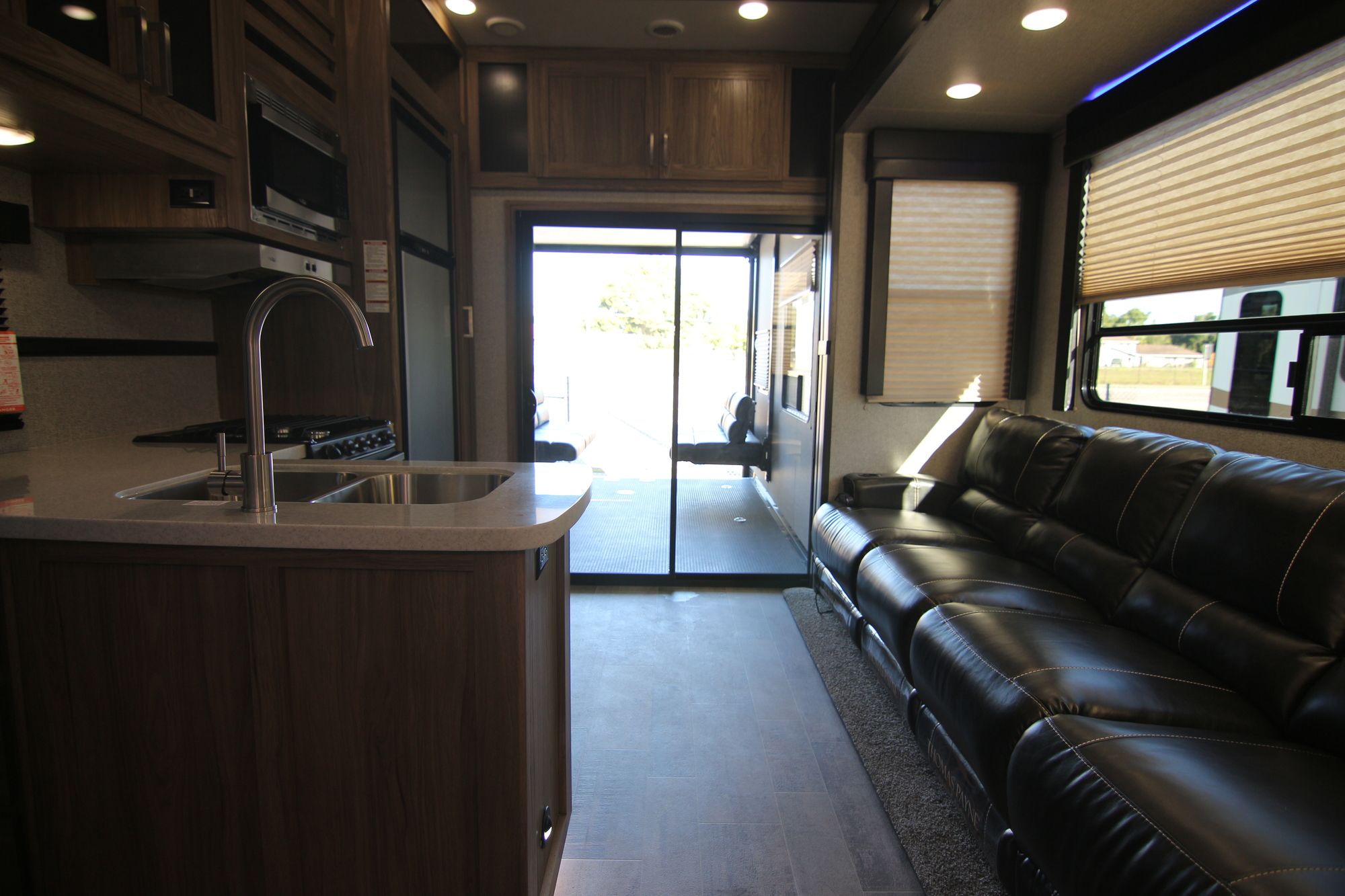 Used 2019 Dutchmen Endurance 3456 Fifth Wheel  For Sale