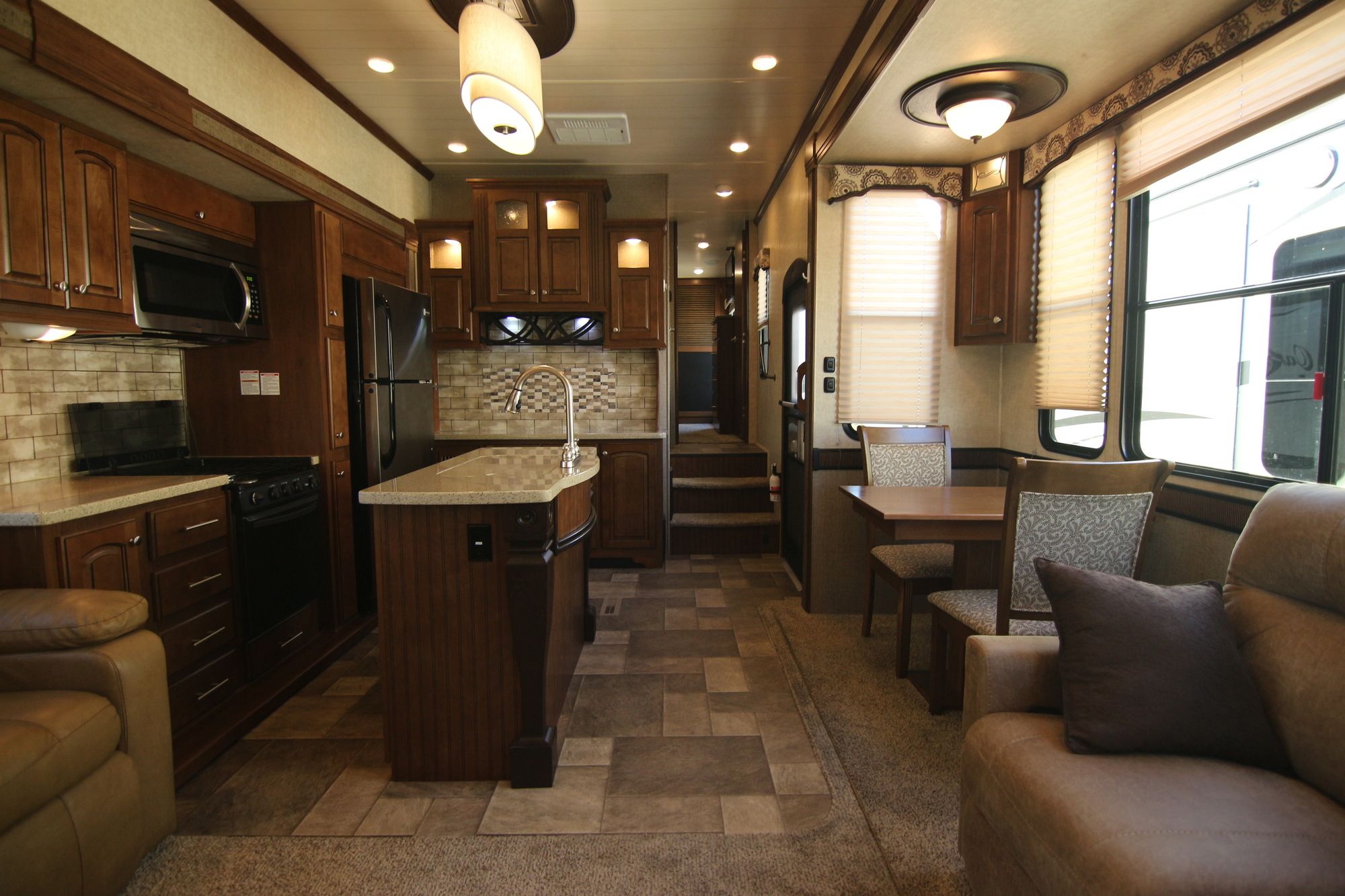 Used 2015 Heartland Rv Oakmont 345RS Fifth Wheel  For Sale