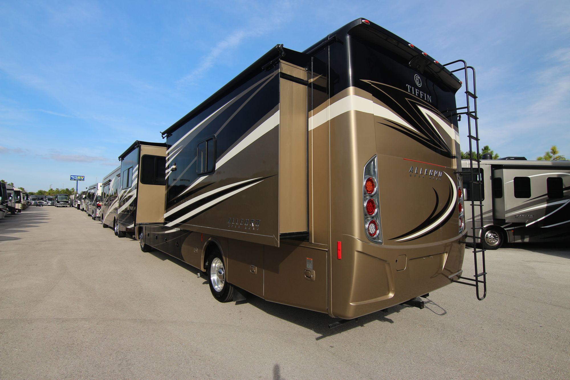 Used 2017 Tiffin Motor Homes Allegro 34PA Class A  For Sale