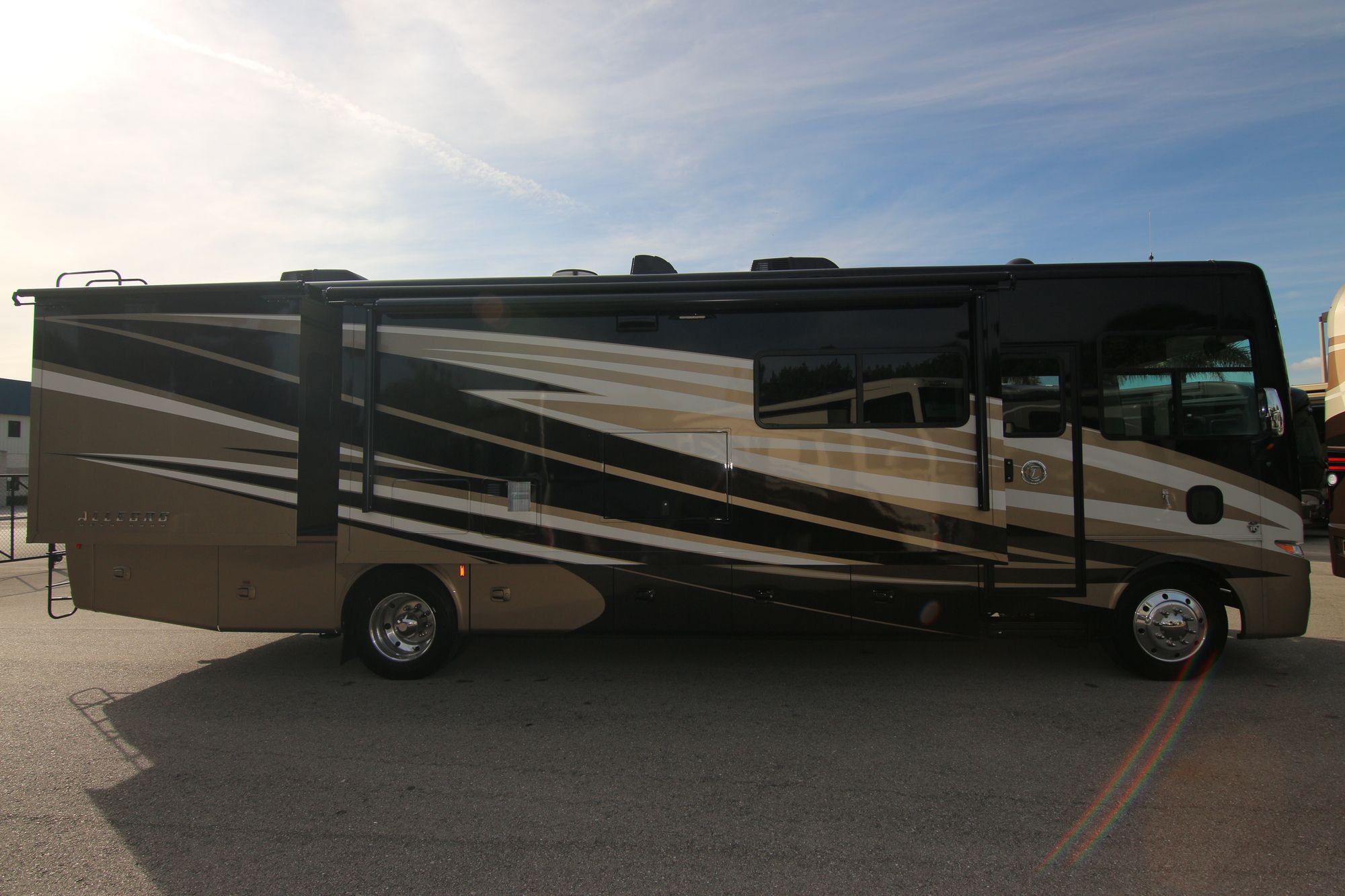 Used 2017 Tiffin Motor Homes Allegro 34PA Class A  For Sale