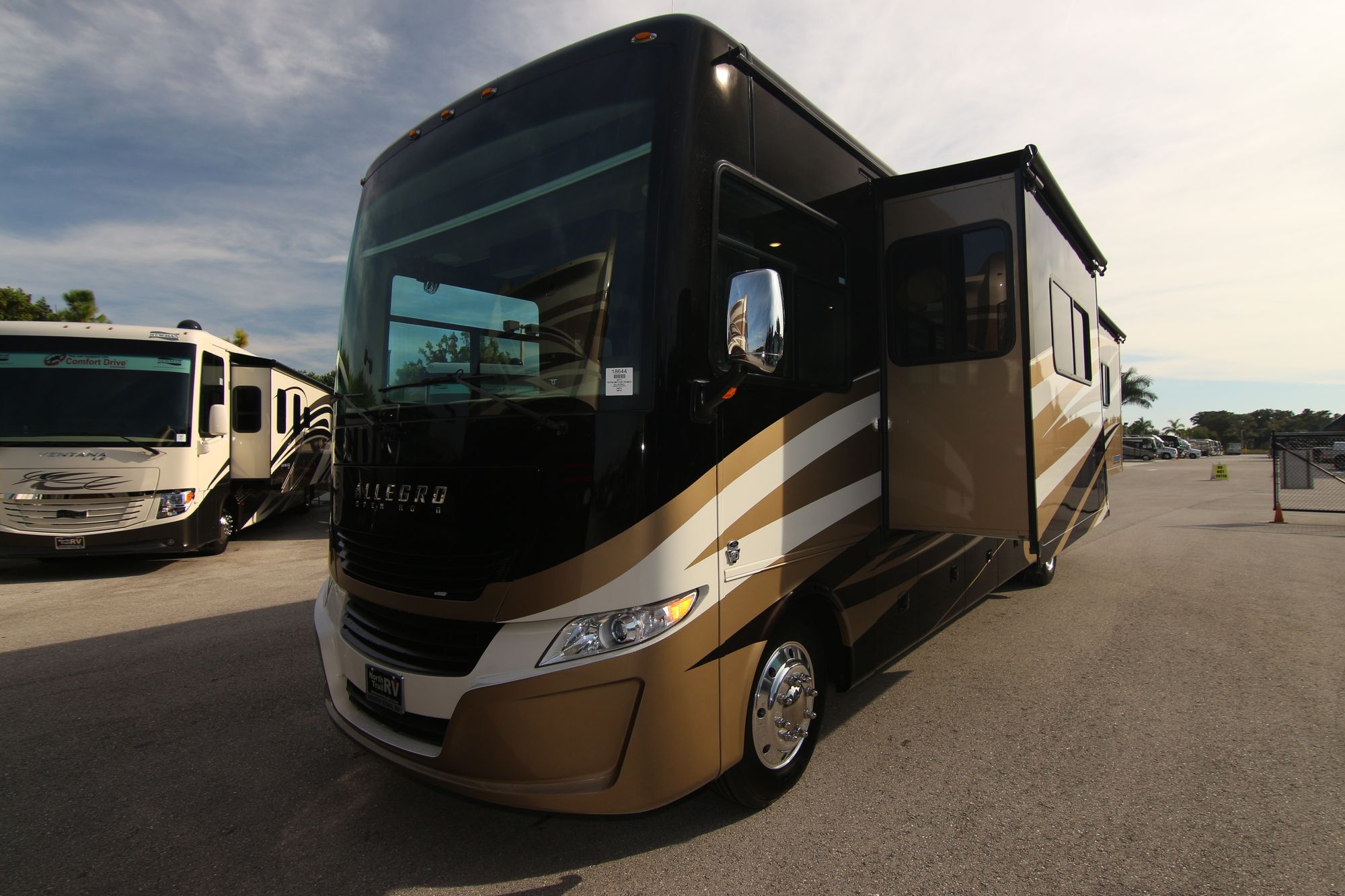 Used 2017 Tiffin Motor Homes Allegro 34PA Class A  For Sale