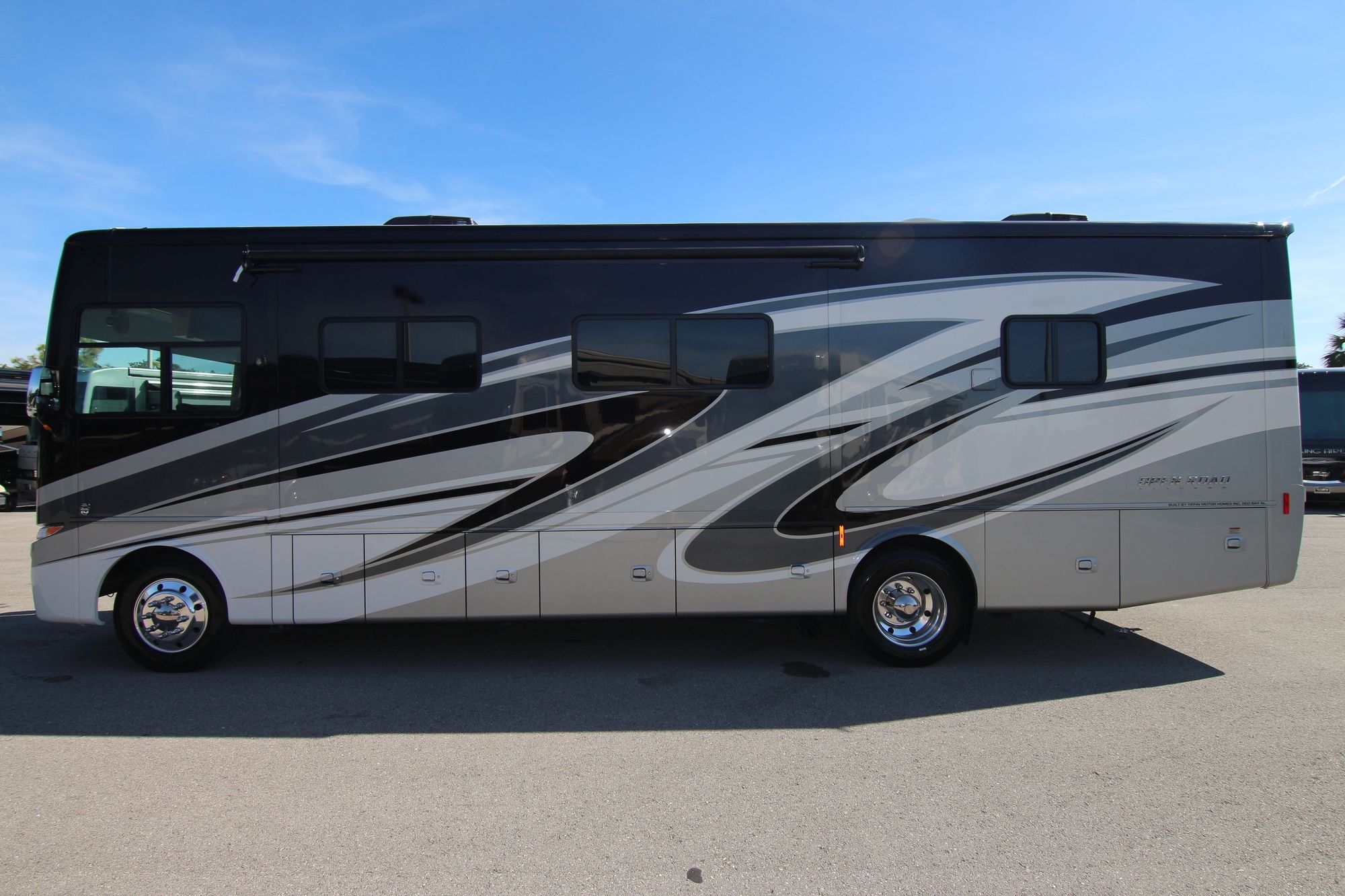 New 2020 Tiffin Motor Homes Allegro 32SA Class A  For Sale