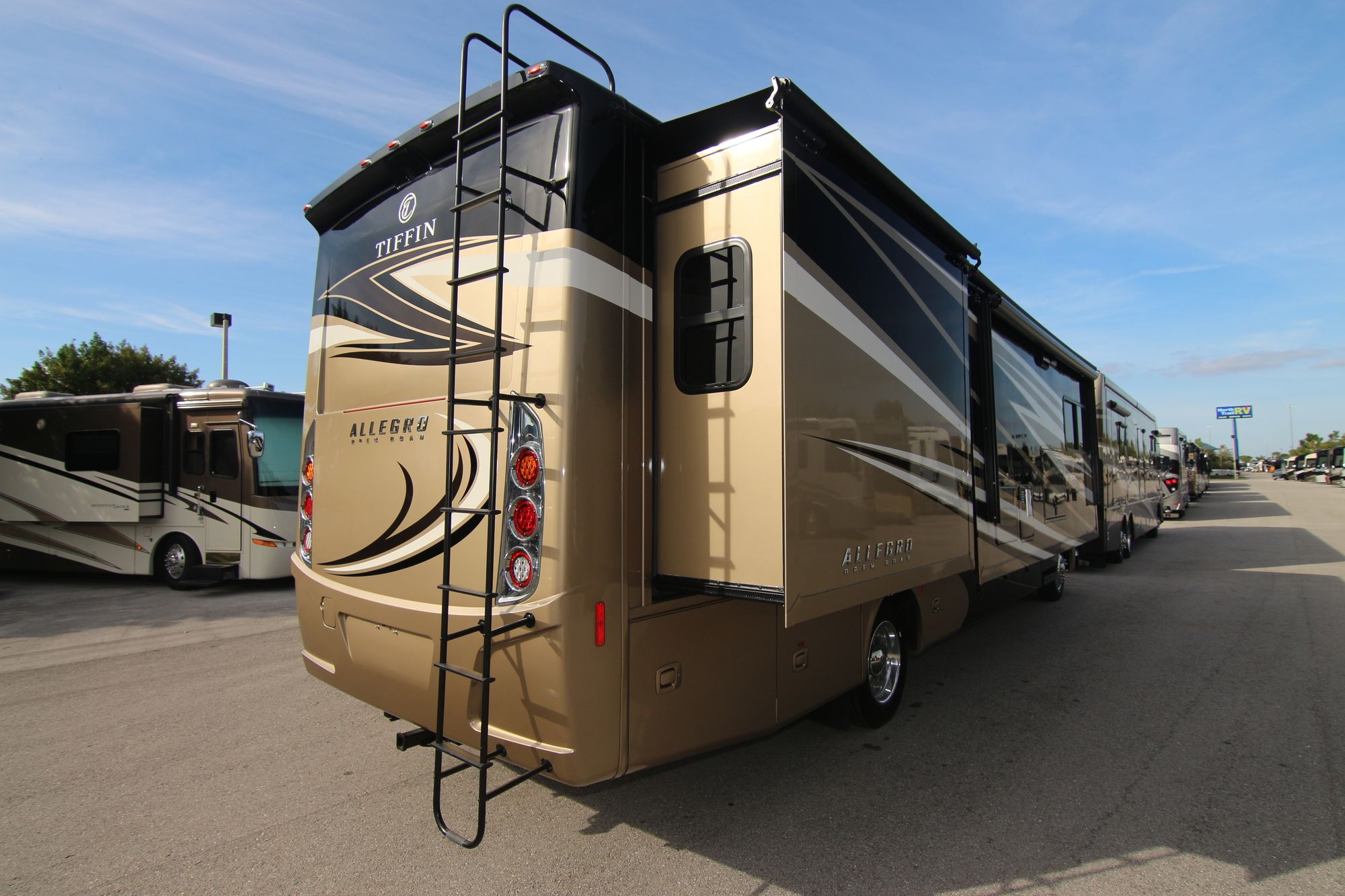 Used 2017 Tiffin Motor Homes Allegro 34PA Class A  For Sale