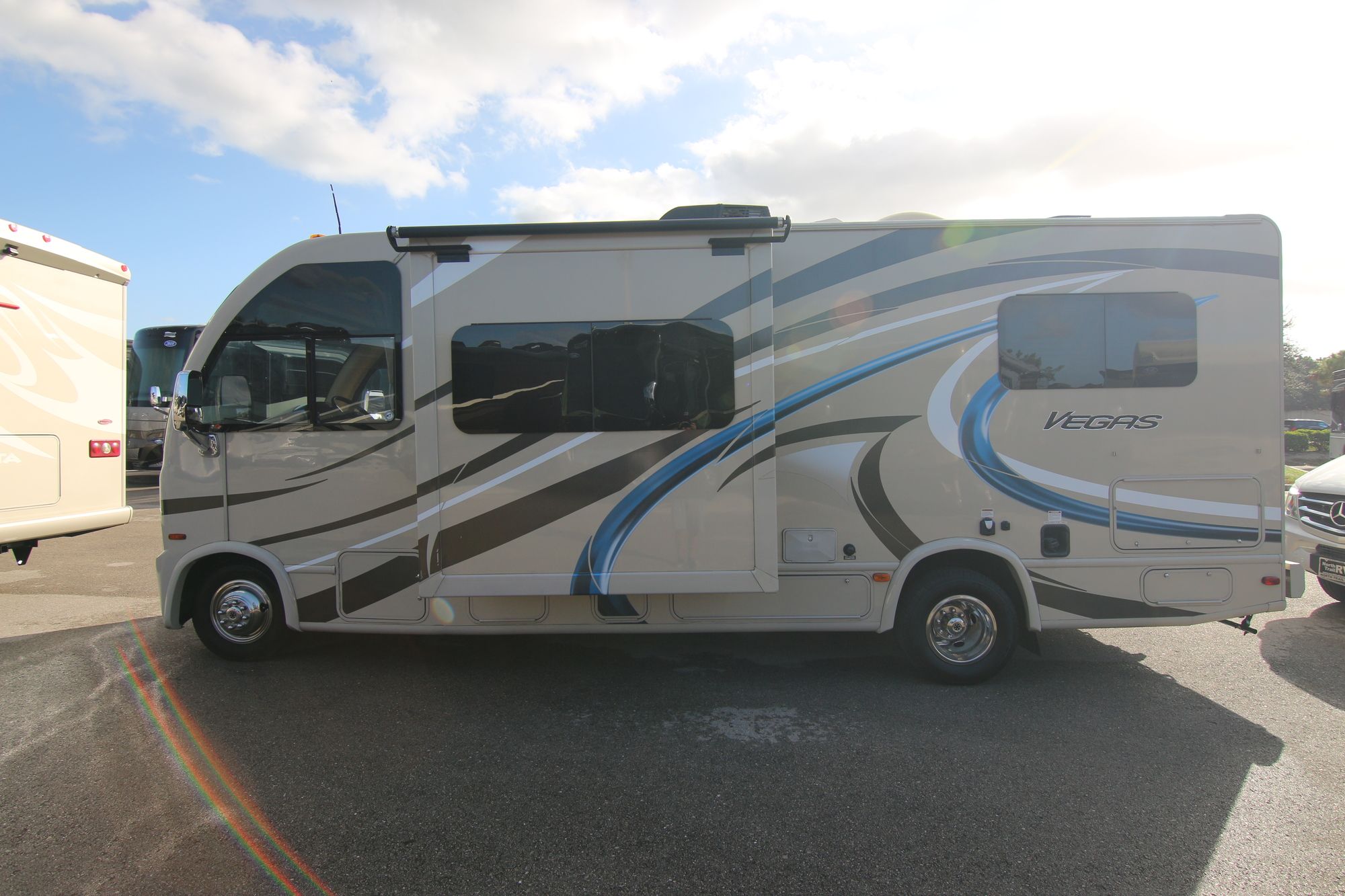 Used 2017 Thor Vegas 24.1 Class A  For Sale