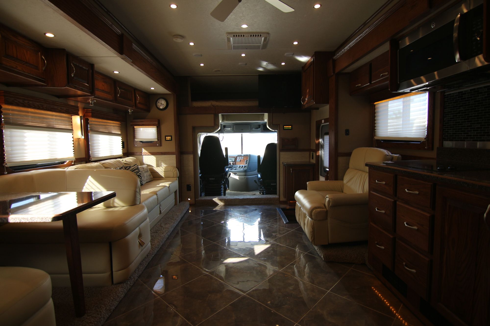 Used 2015 Show Hauler Garage Unit M-26/10GDSSL Super C  For Sale