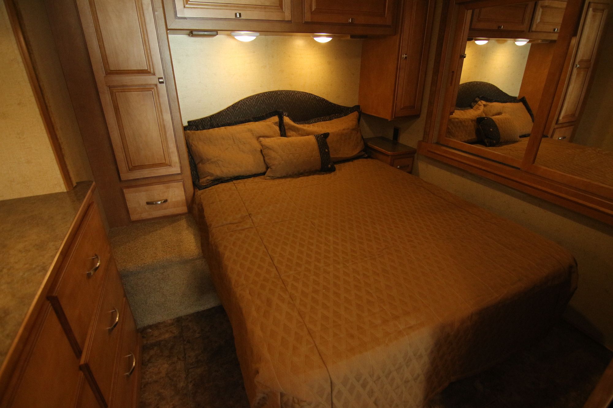 Used 2014 Winnebago Vista 27N Class A  For Sale