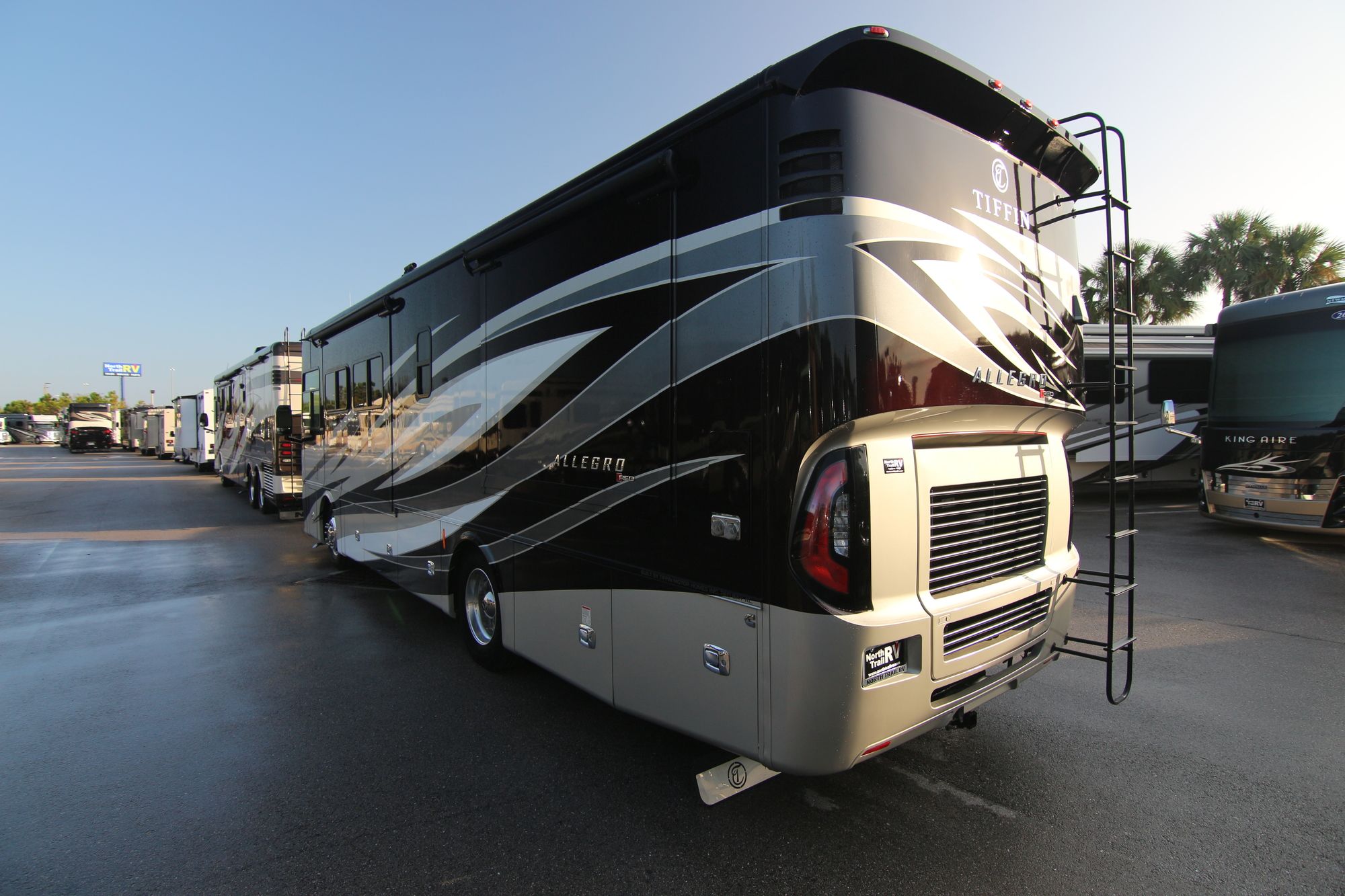 Used 2018 Tiffin Motor Homes Allegro Red 33AA Class A  For Sale