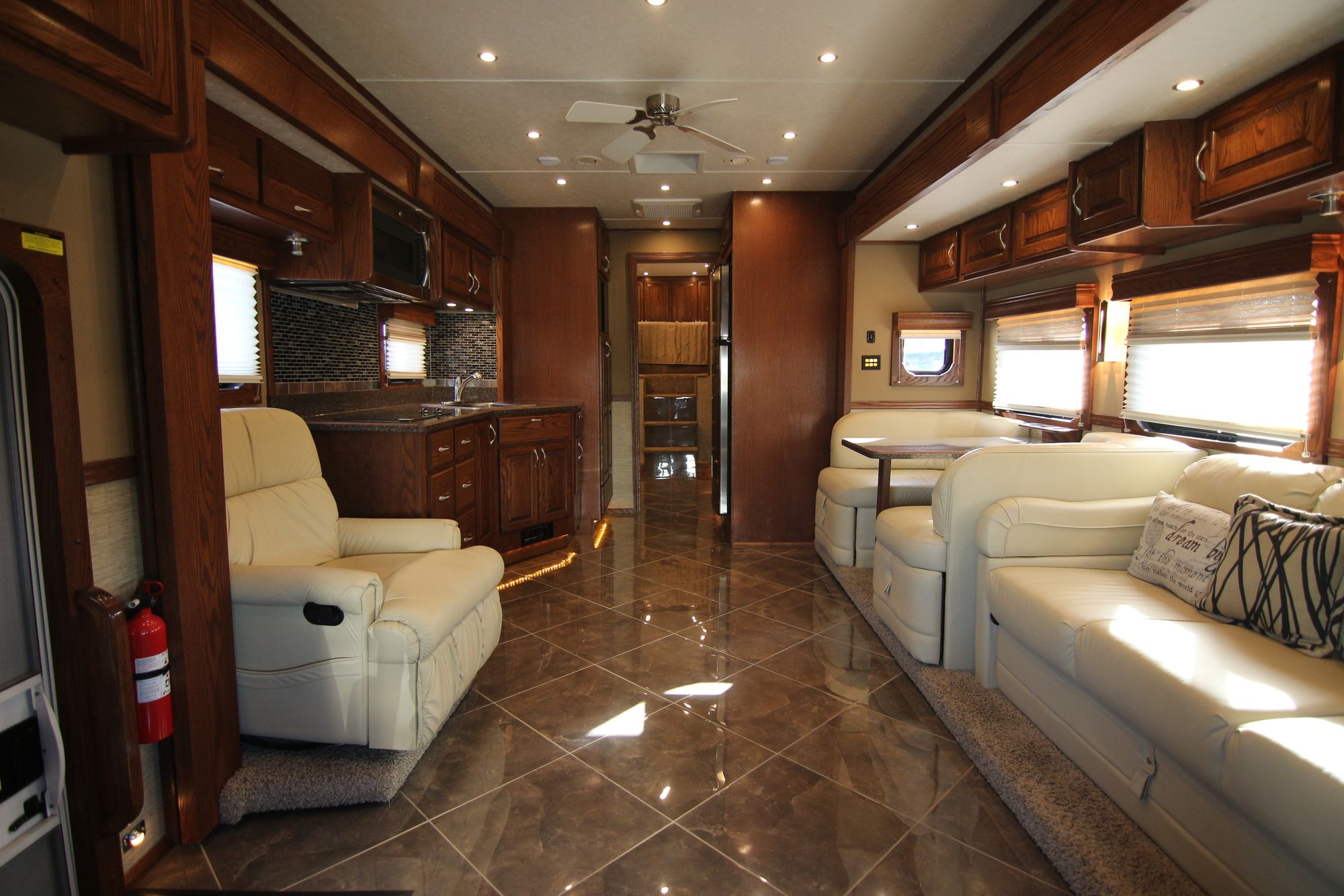 Used 2015 Show Hauler Garage Unit M-26/10GDSSL Super C  For Sale