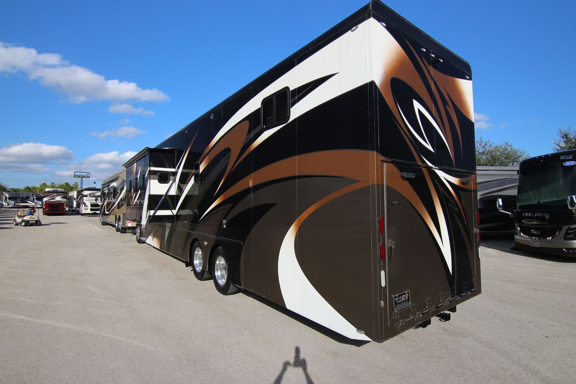 Used 2015 Show Hauler Garage Unit M-26/10GDSSL Super C  For Sale