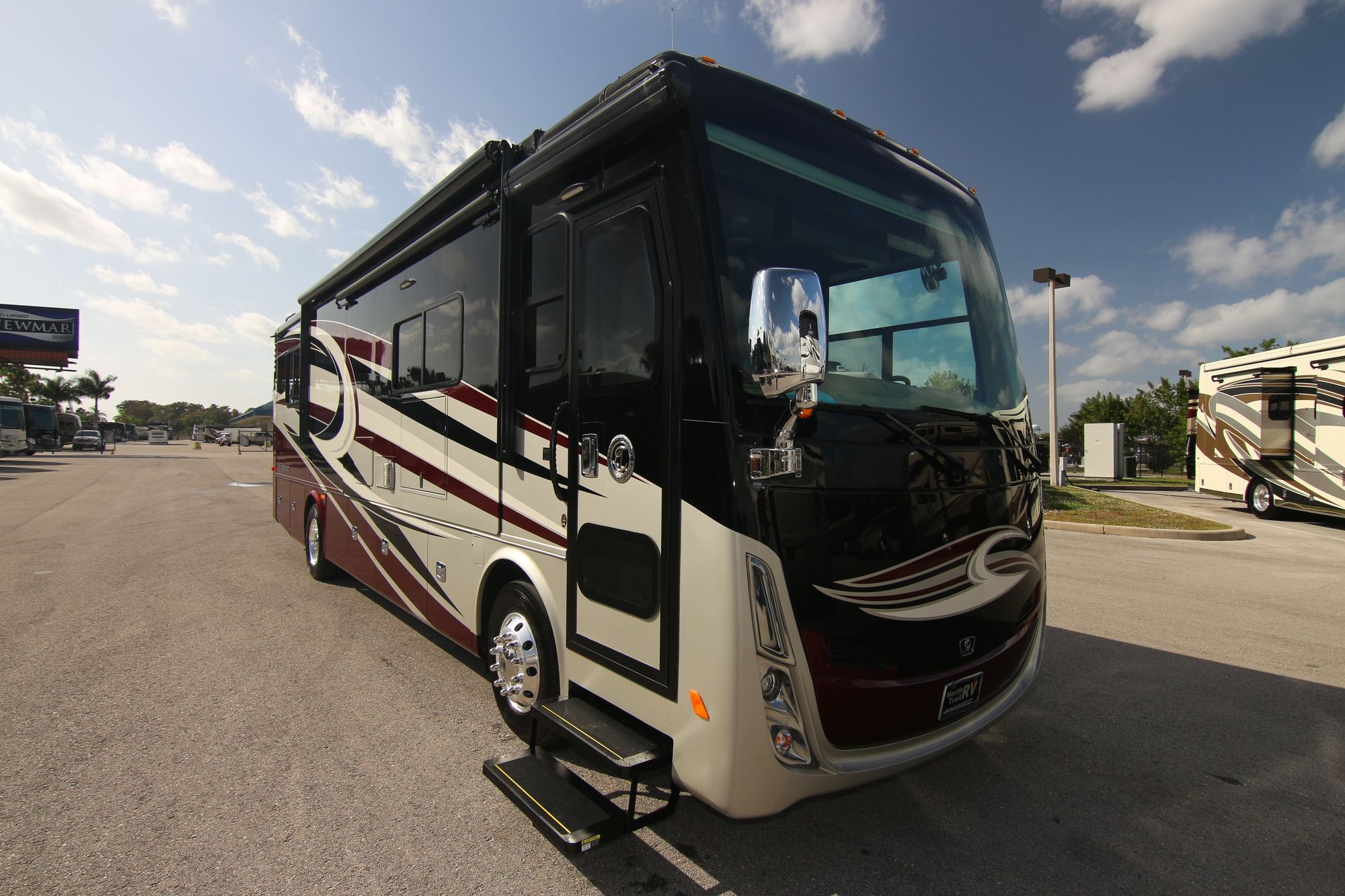 Used 2017 Tiffin Motor Homes Breeze 32BR Class A  For Sale