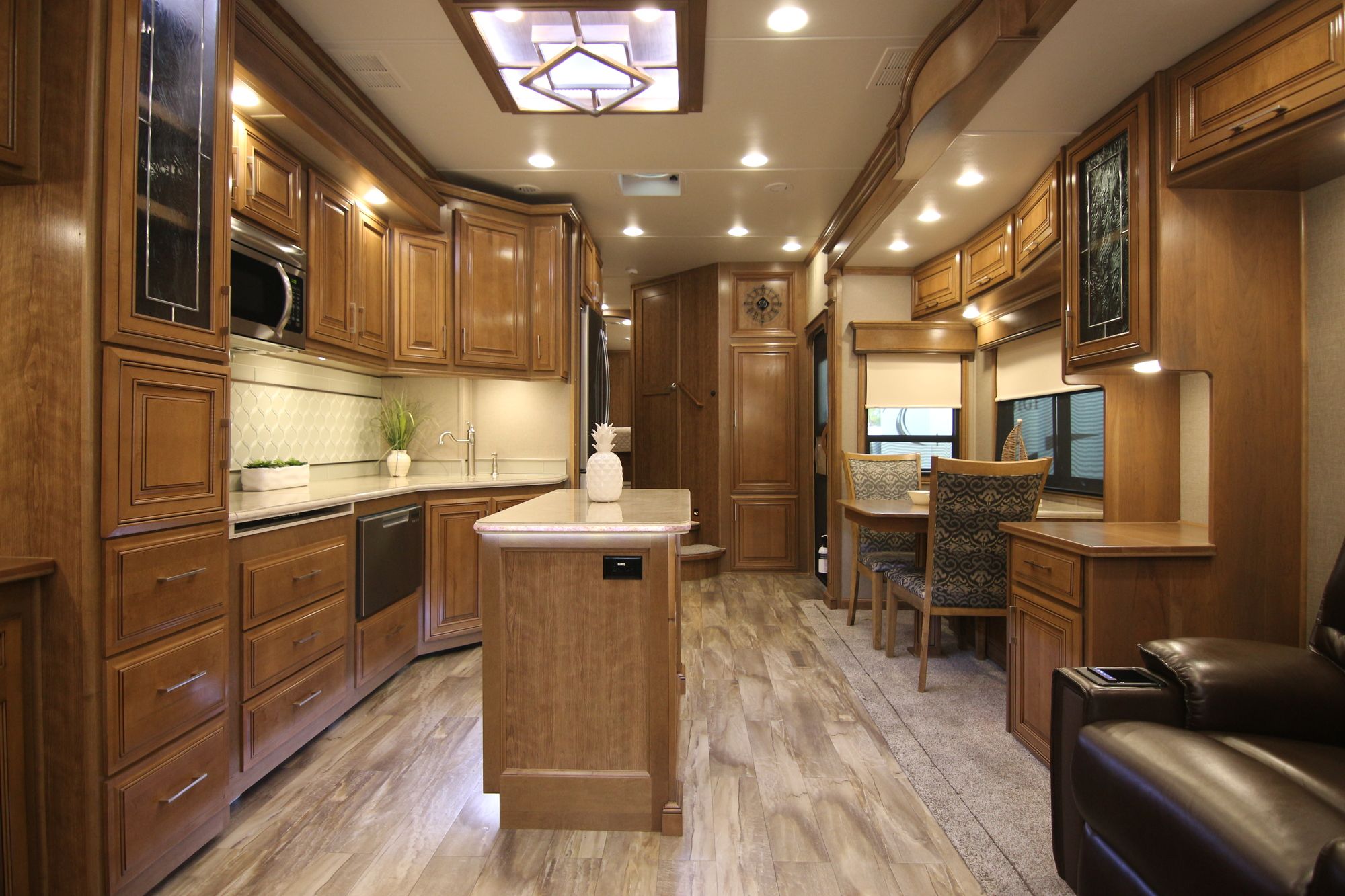 Used 2018 Drv Luxury Suites Mobile Suites 40KSSB4 Fifth Wheel  For Sale