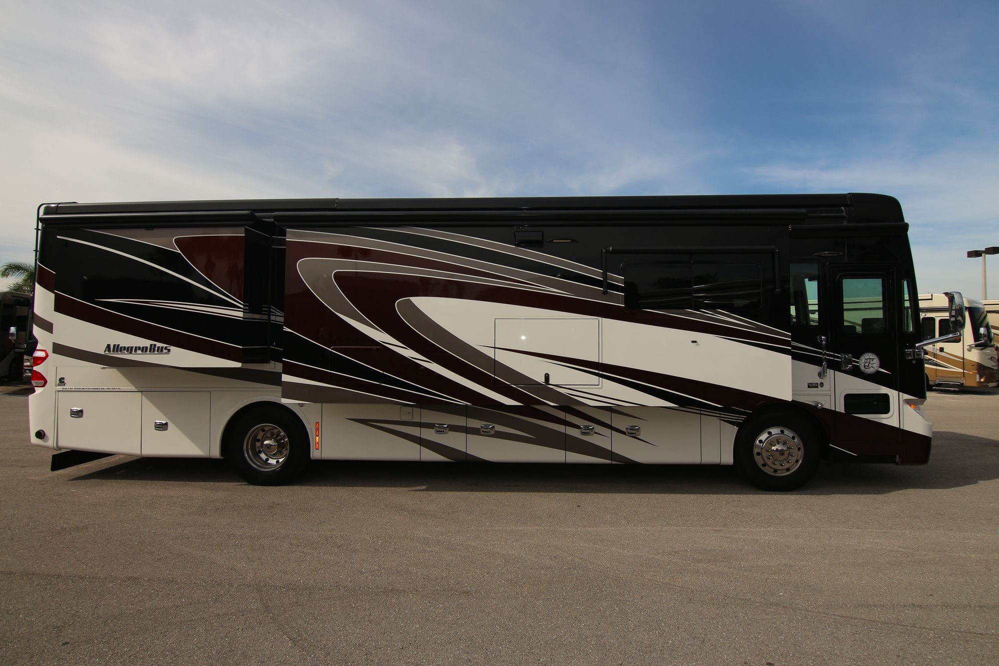 Used 2015 Tiffin Motor Homes Allegro Bus 37AP Class A  For Sale