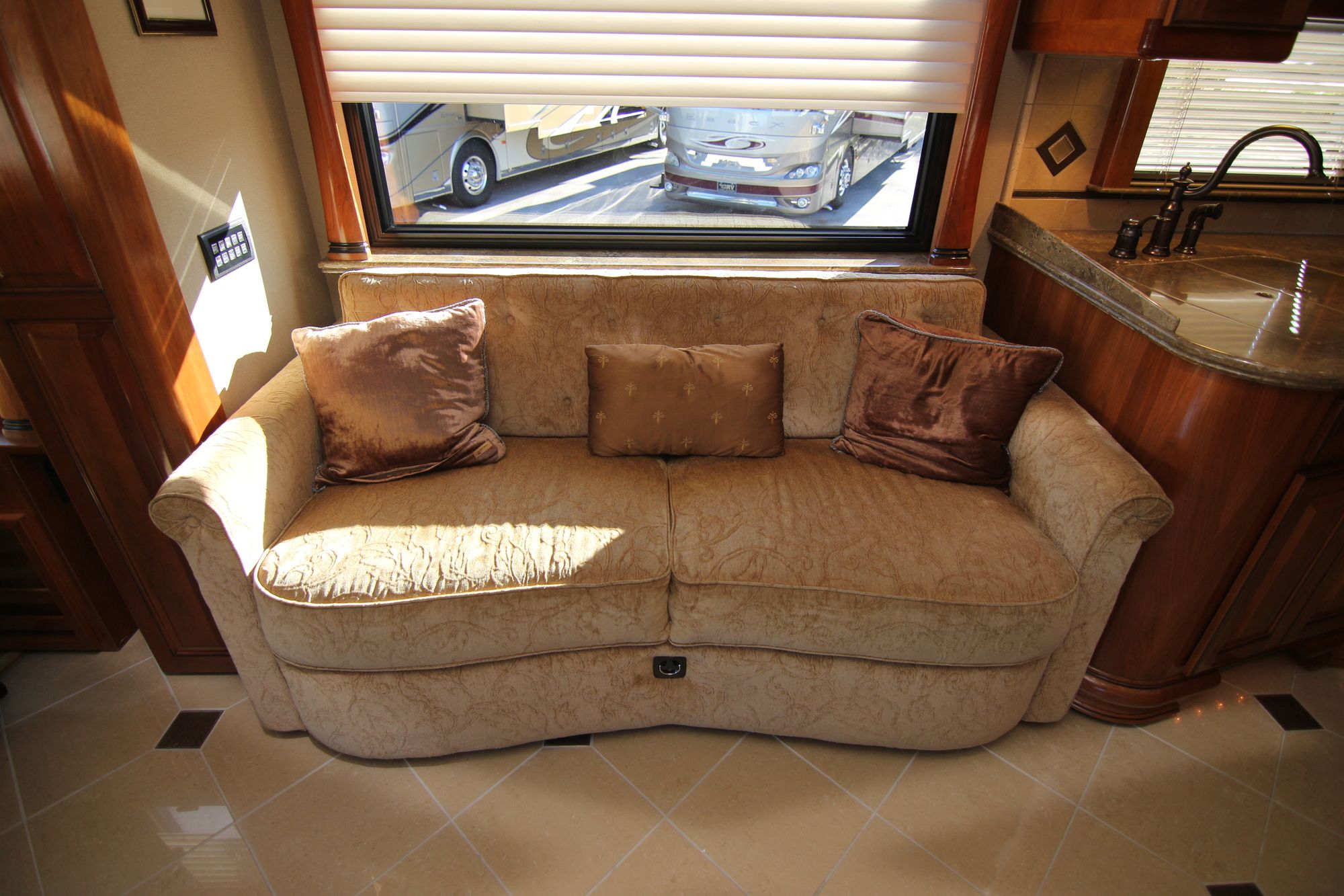 Used 2009 Country Coach Affinity 45 RUSSIAN RIVER Class A  For Sale