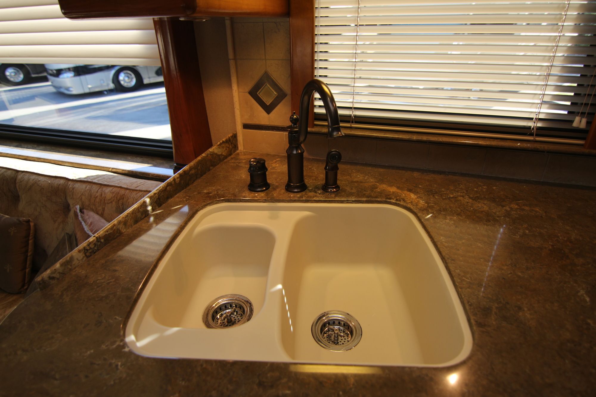 Used 2009 Country Coach Affinity 45 RUSSIAN RIVER Class A  For Sale