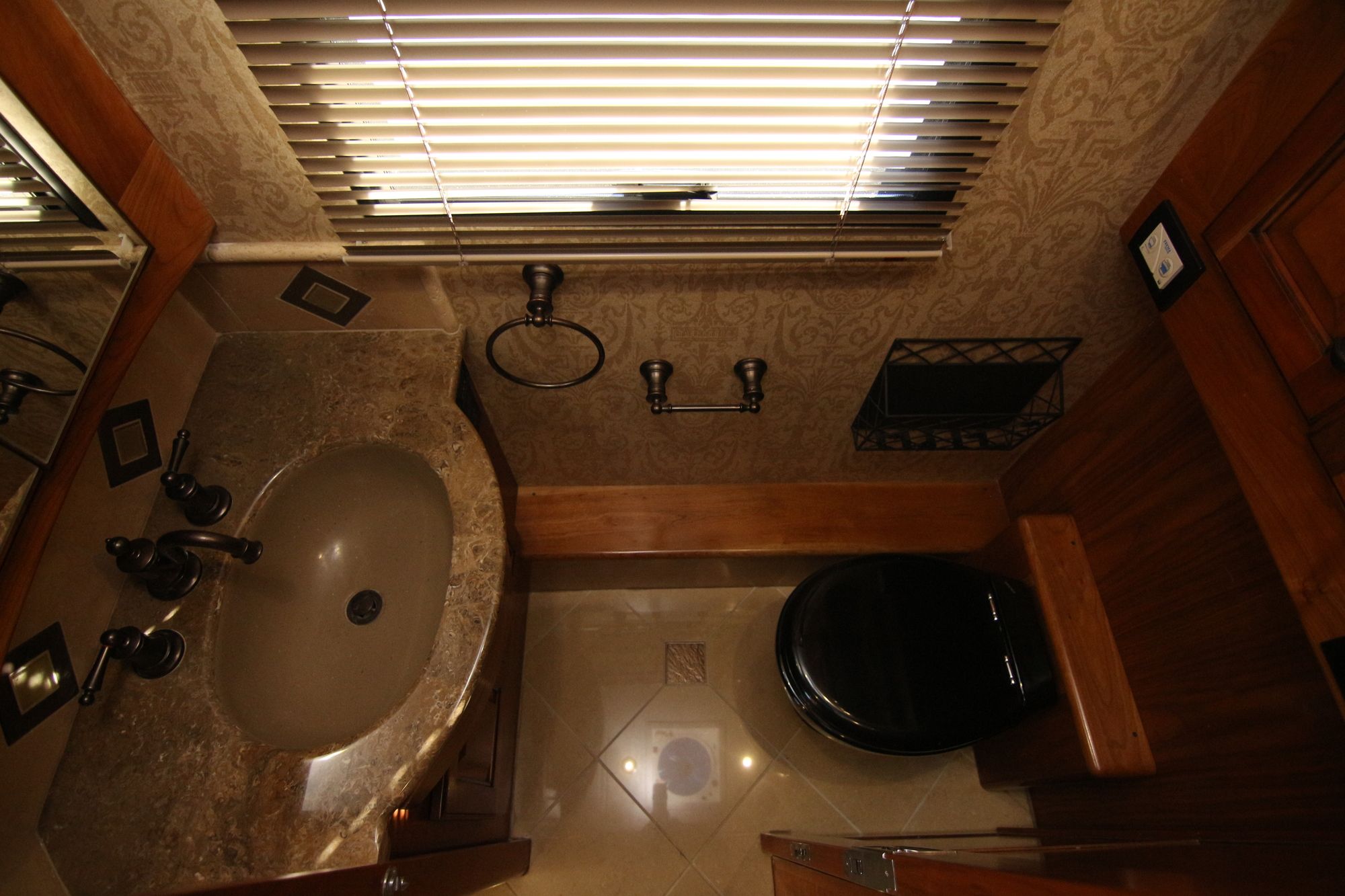 Used 2009 Country Coach Affinity 45 RUSSIAN RIVER Class A  For Sale
