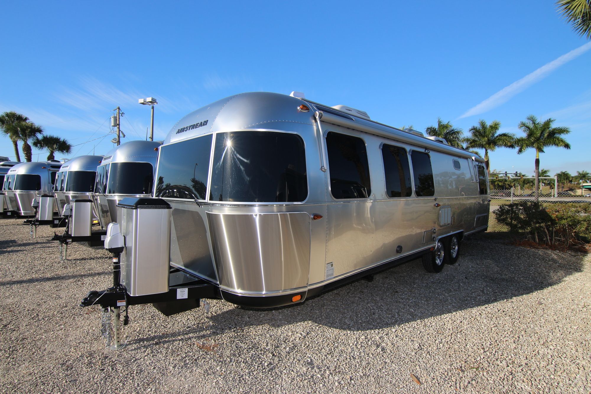 New 2020 Airstream Classic 30RB Travel Trailer  For Sale