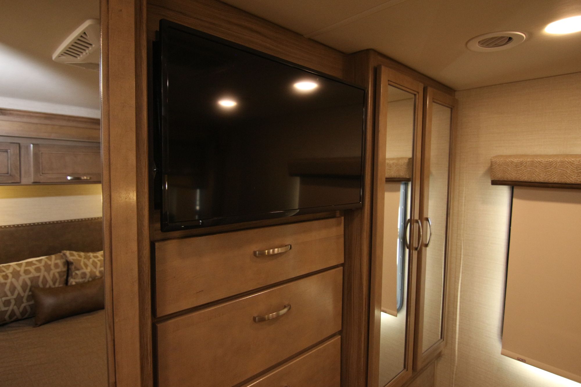 Used 2018 Jayco Precept 31UL Class A  For Sale