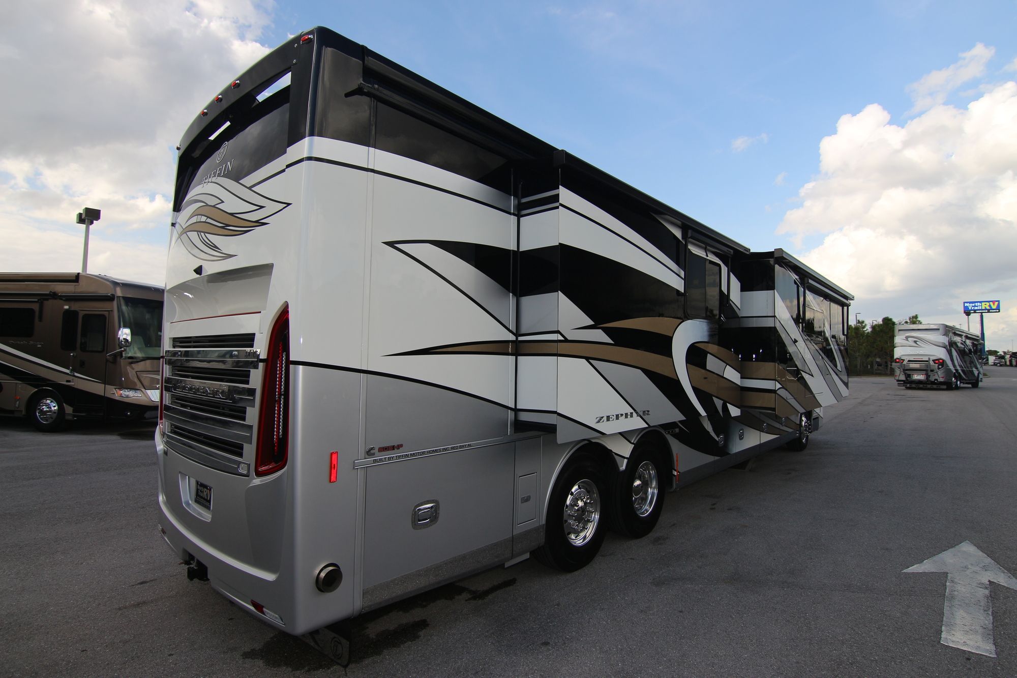 Used 2019 Tiffin Motor Homes Zephyr 45PZ Class A  For Sale