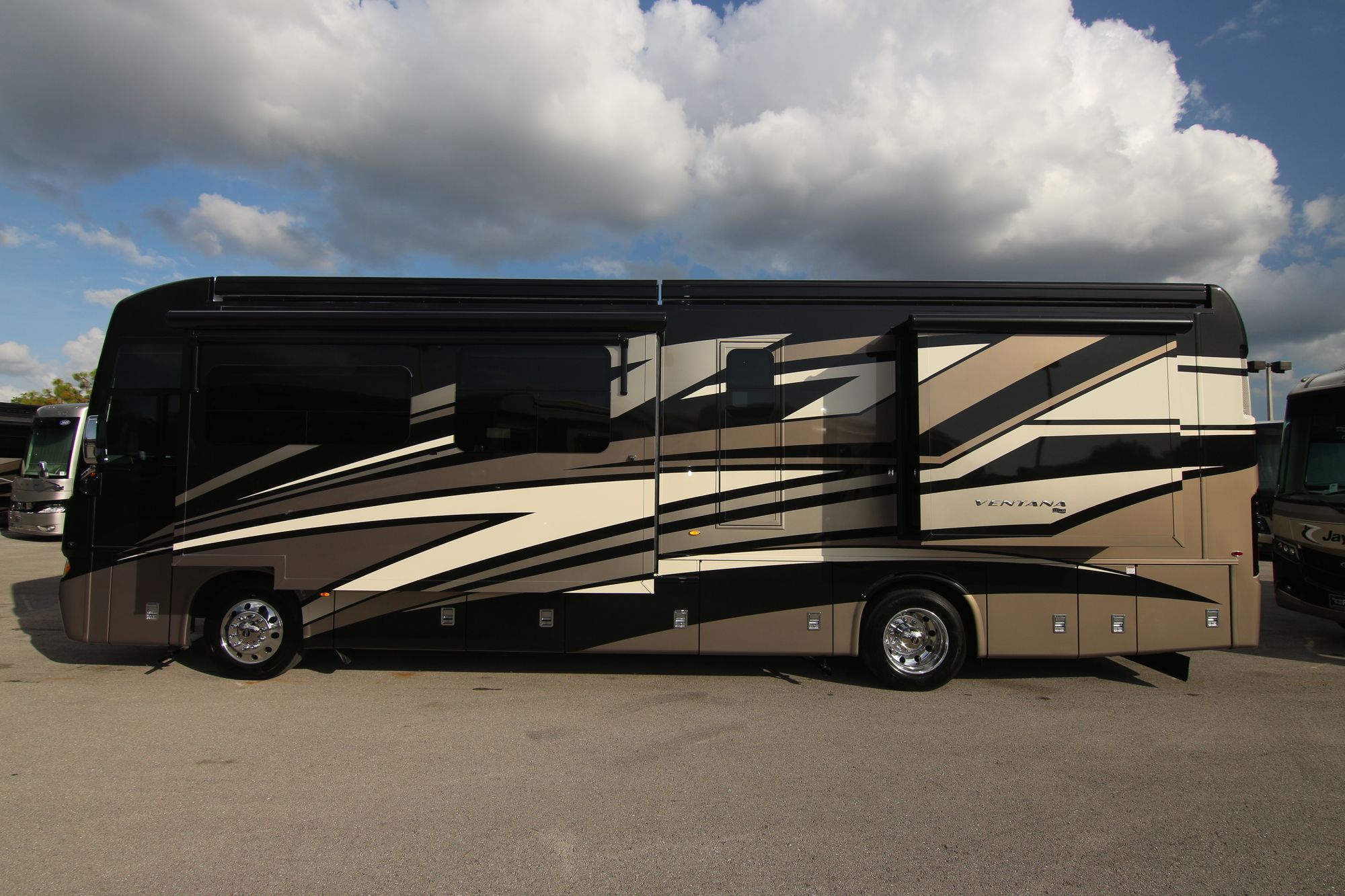 New 2020 Newmar Ventana 3717 Class A  For Sale