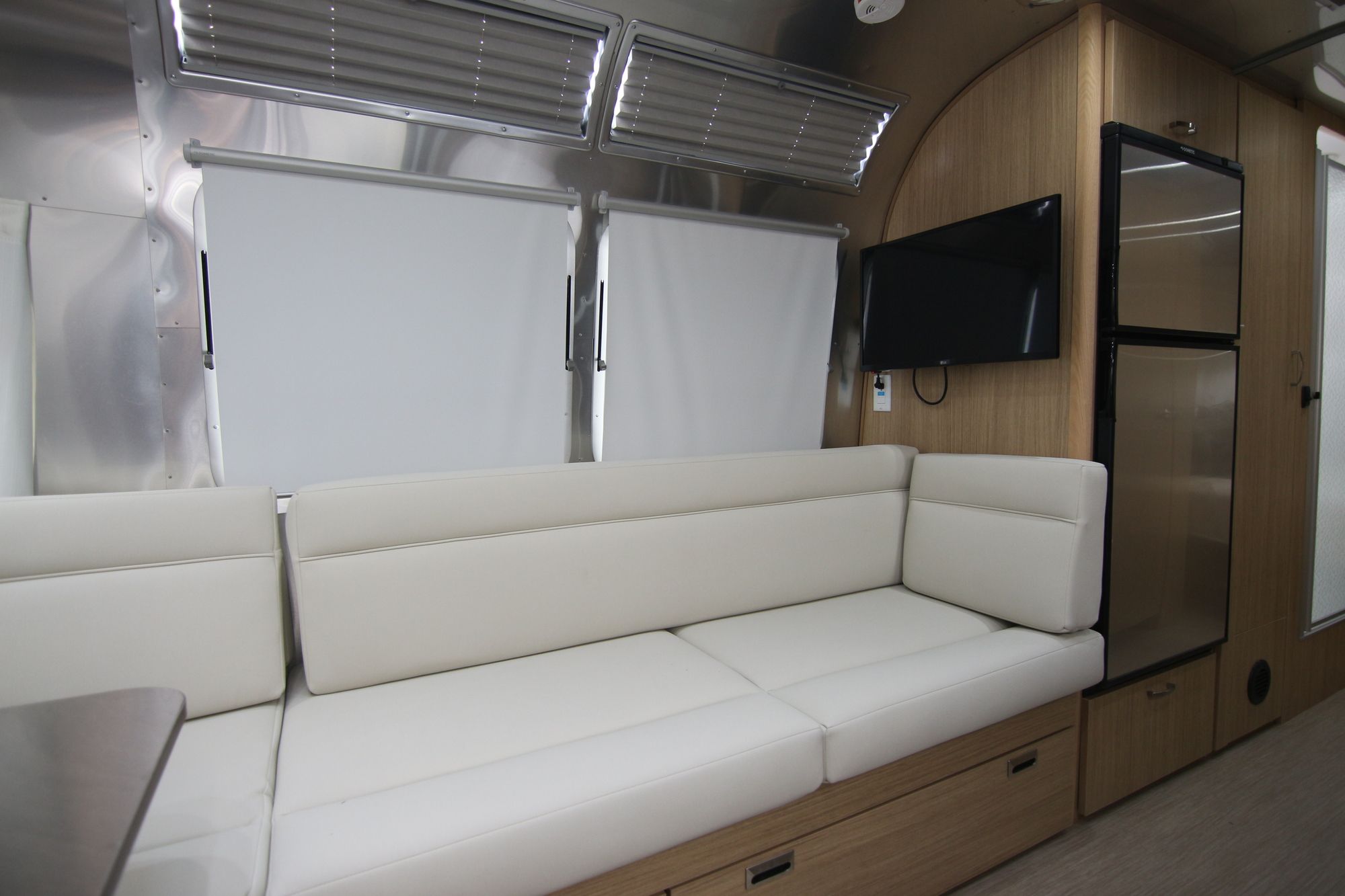 New 2020 Airstream Flying Cloud 25FB Travel Trailer  For Sale