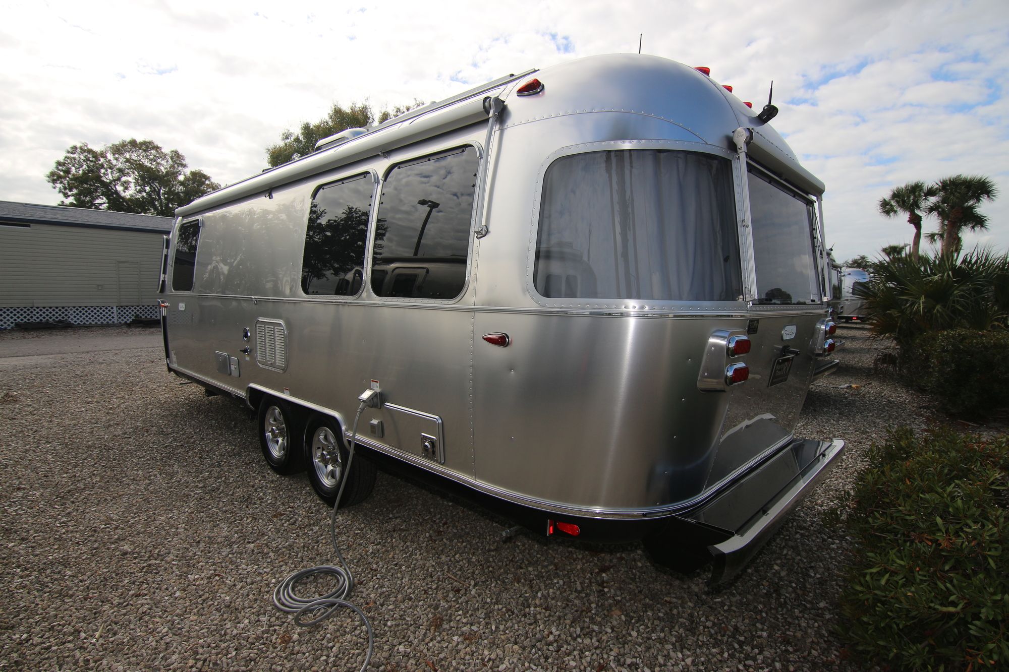 New 2020 Airstream Flying Cloud 25FB Travel Trailer  For Sale