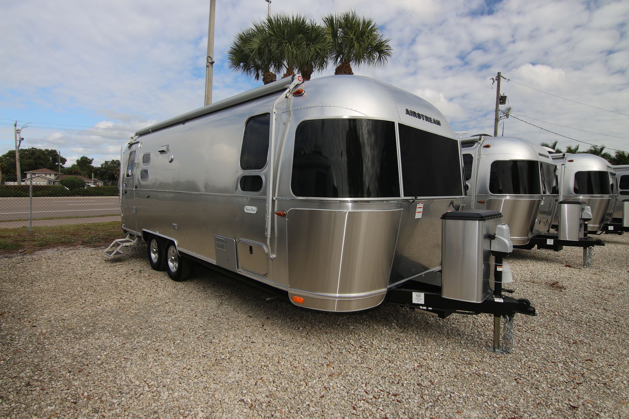 New 2020 Airstream Flying Cloud 25FB Travel Trailer  For Sale