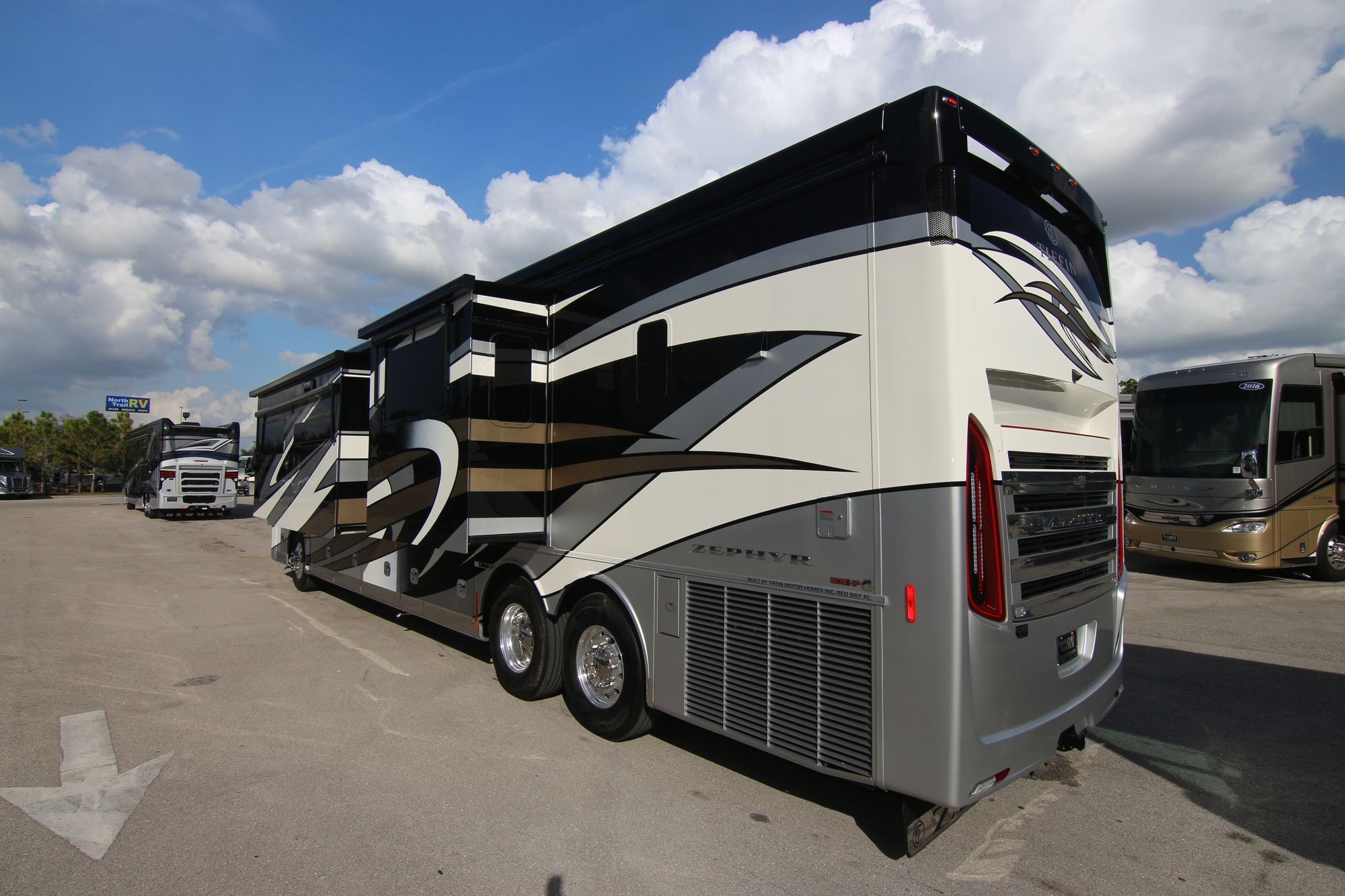 Used 2019 Tiffin Motor Homes Zephyr 45PZ Class A  For Sale