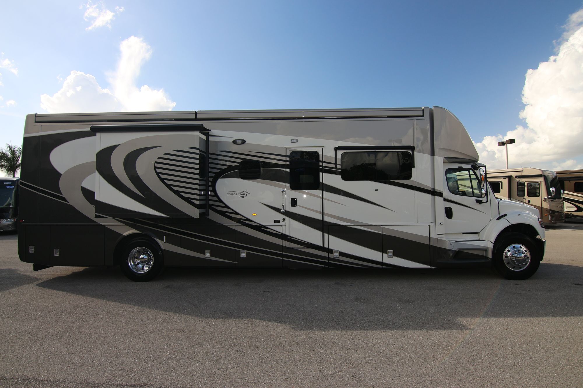 2020 Newmar Super Star 4051 Super C (Stock 12504)