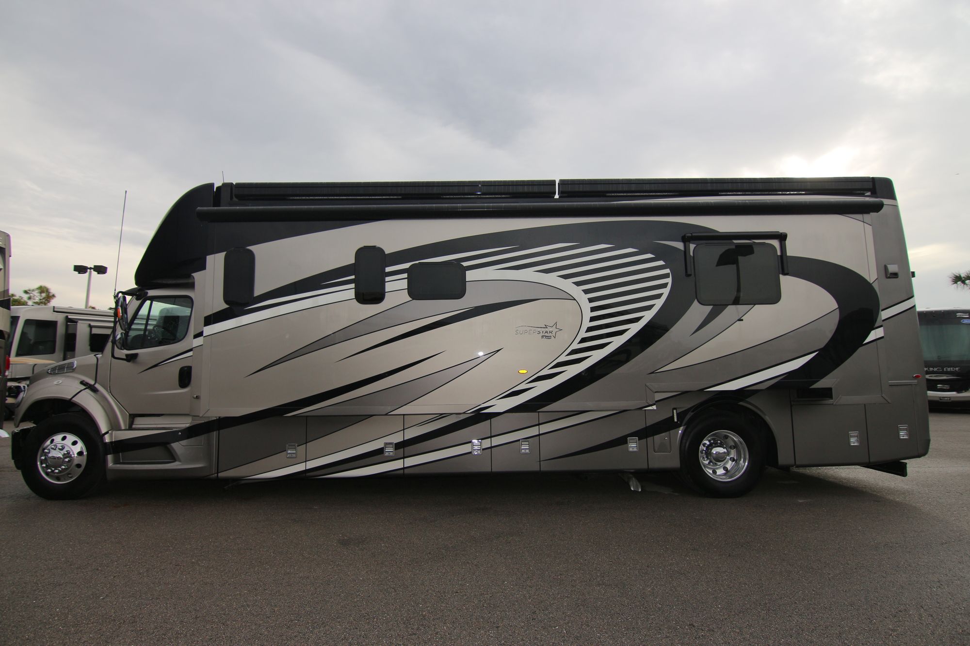 New 2020 Newmar Super Star 3746 Super C  For Sale