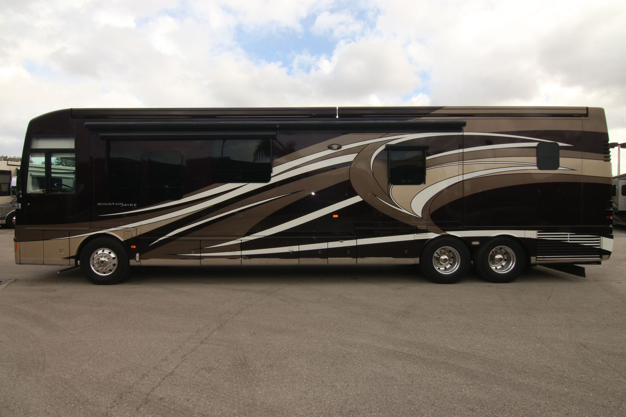 Used 2014 Newmar Mountain Aire 4369 Class A  For Sale