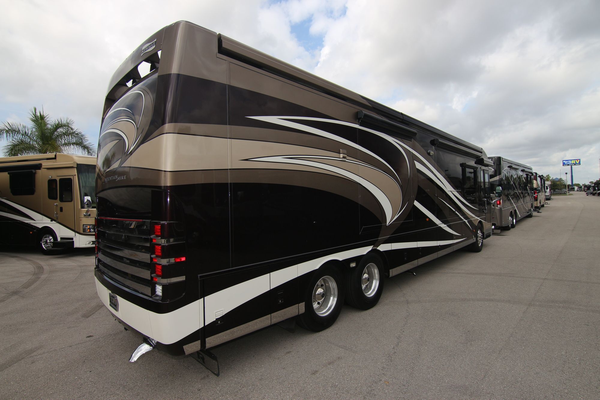 Used 2014 Newmar Mountain Aire 4369 Class A  For Sale