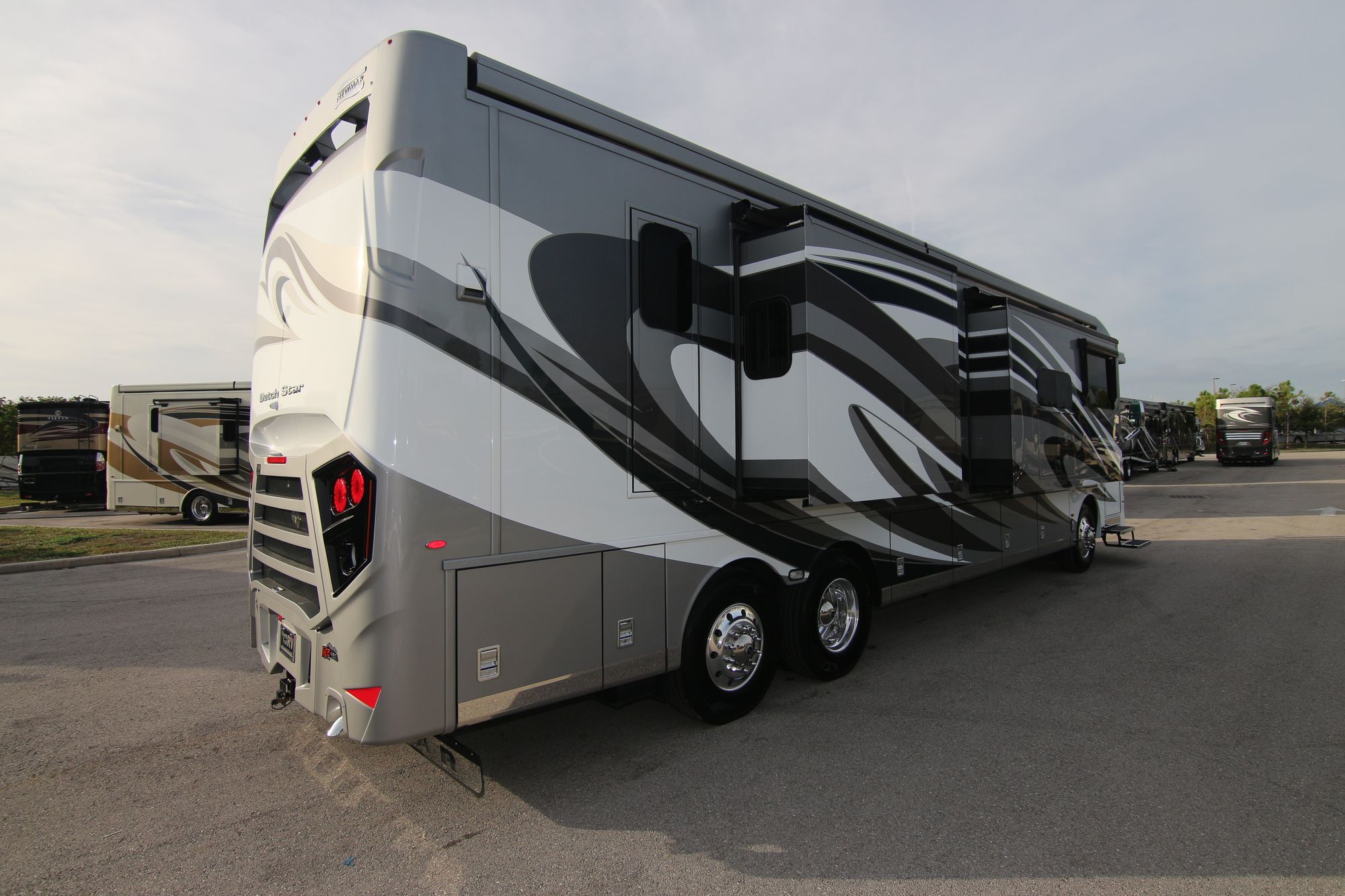 Used 2019 Newmar Dutch Star 4018 Class A  For Sale