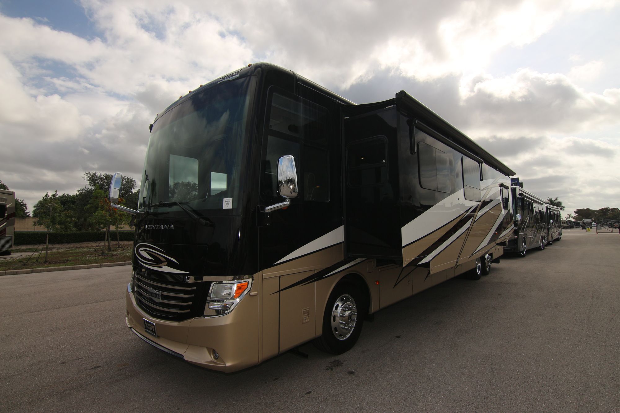 Used 2017 Newmar Ventana 4369 Class A  For Sale