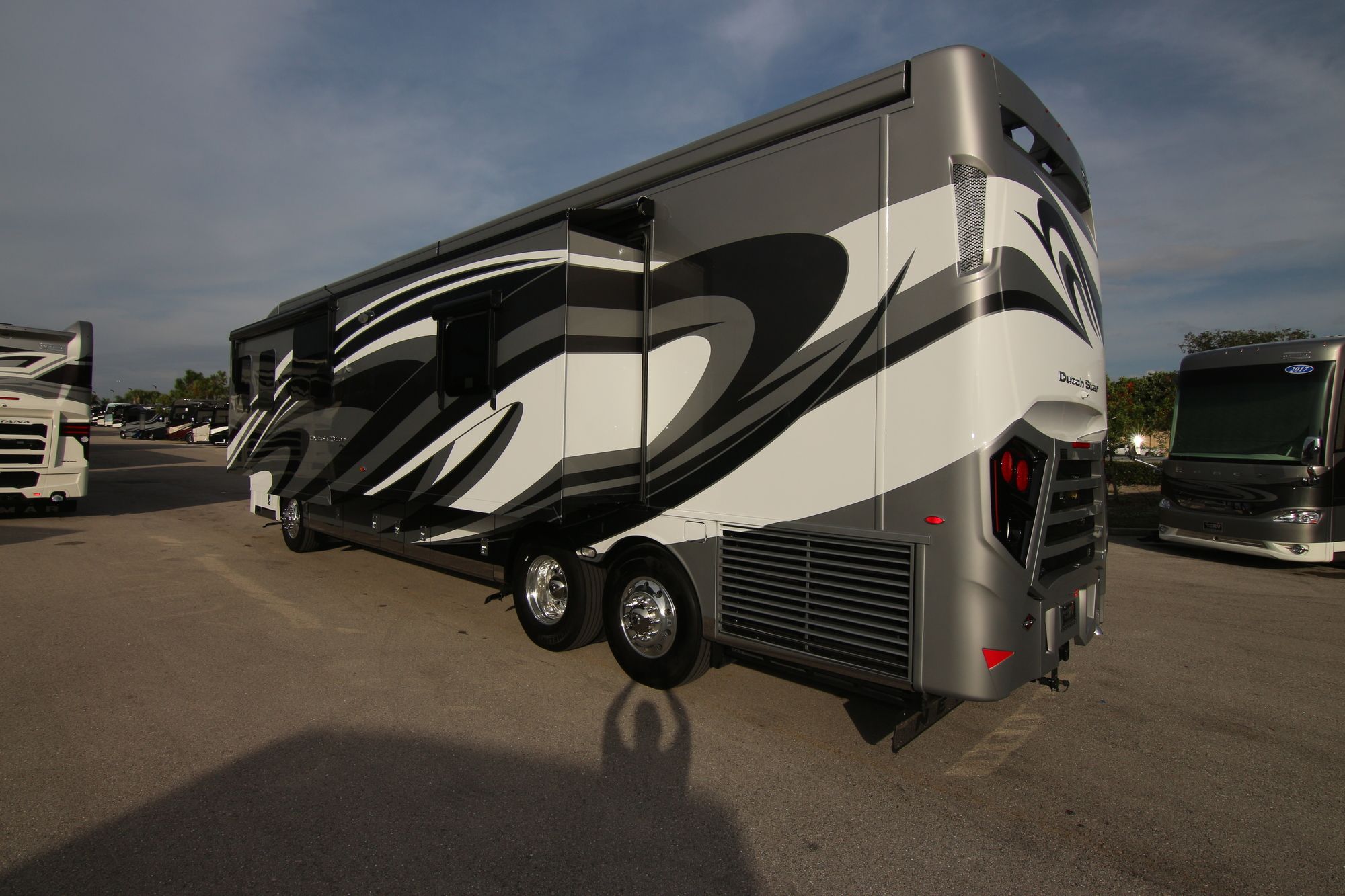 Used 2019 Newmar Dutch Star 4018 Class A  For Sale