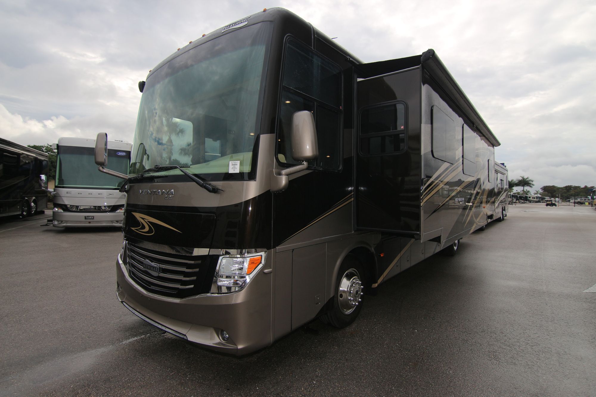 Used 2016 Newmar Ventana Le 3709 Class A  For Sale