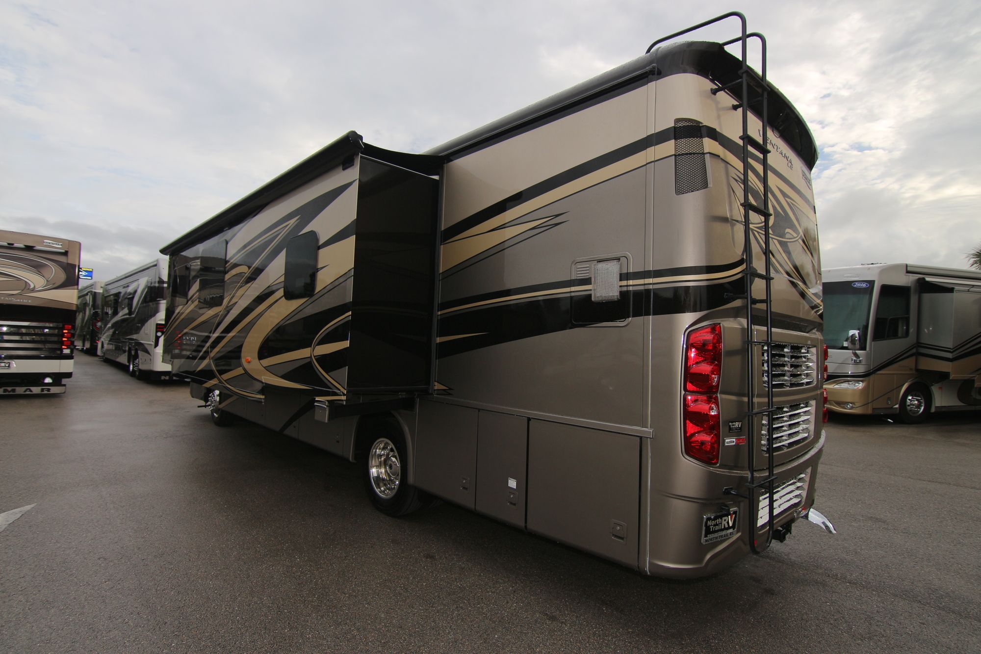 Used 2016 Newmar Ventana Le 3709 Class A  For Sale