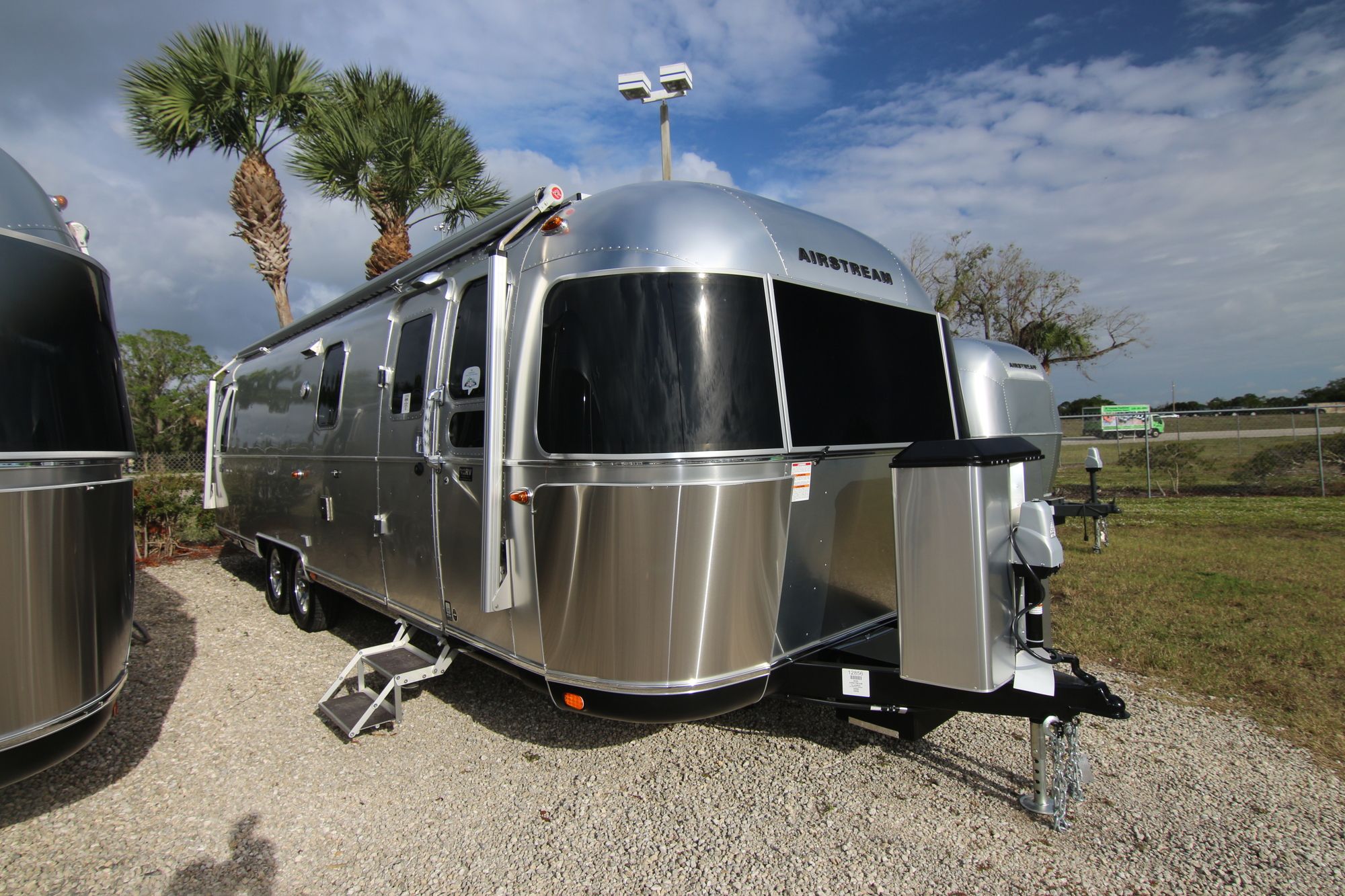 New 2020 Airstream Classic 30RB Travel Trailer  For Sale