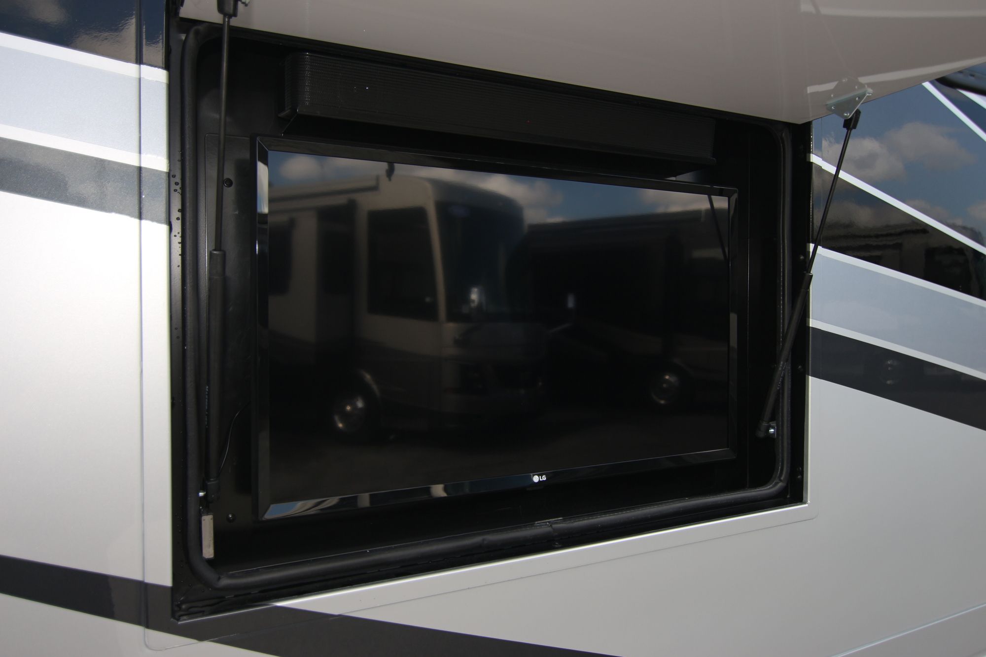 New 2020 Tiffin Motor Homes Allegro Red 37BA Class A  For Sale