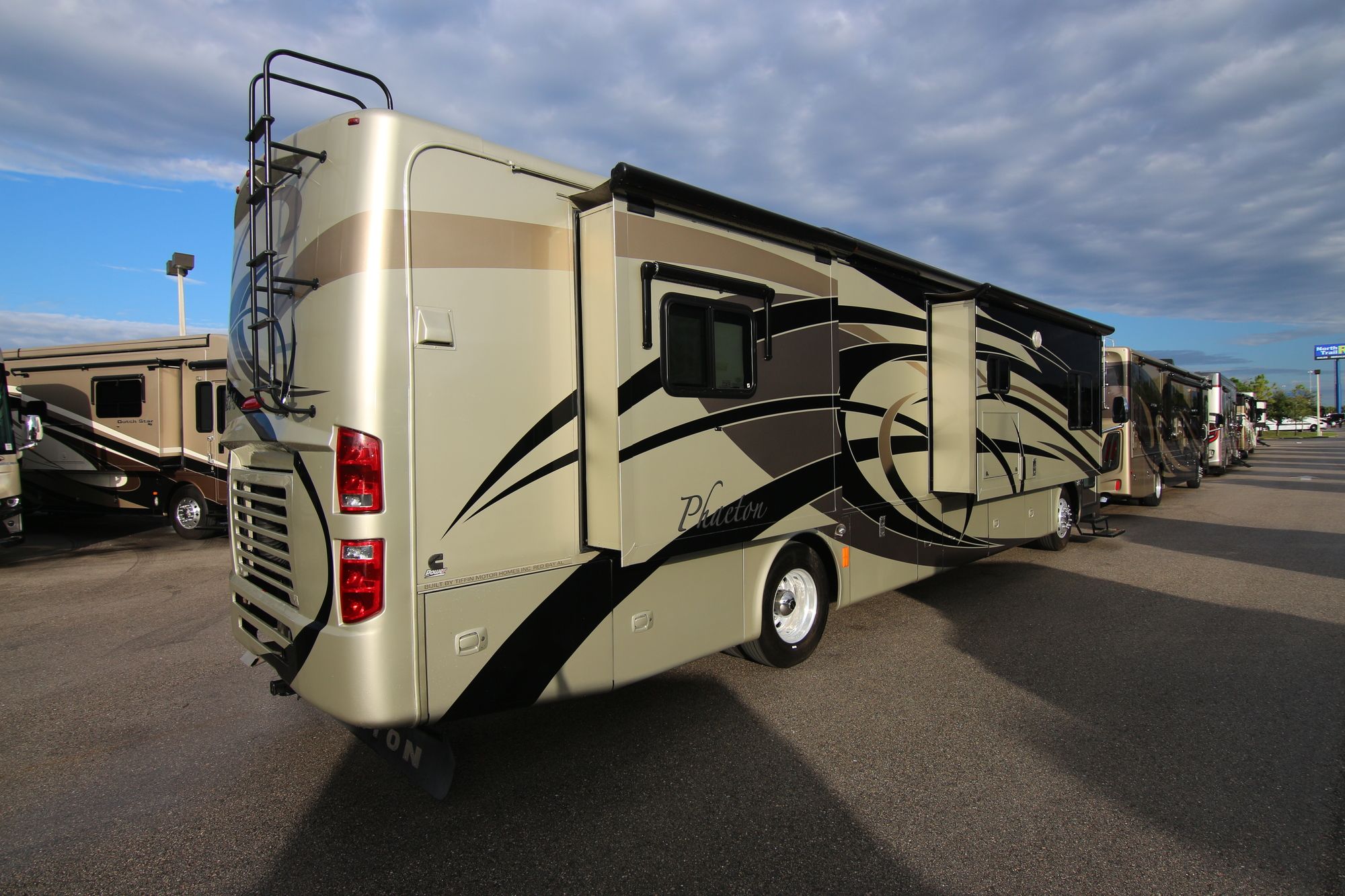 Used 2008 Tiffin Motor Homes Phaeton 40QSH Class A  For Sale