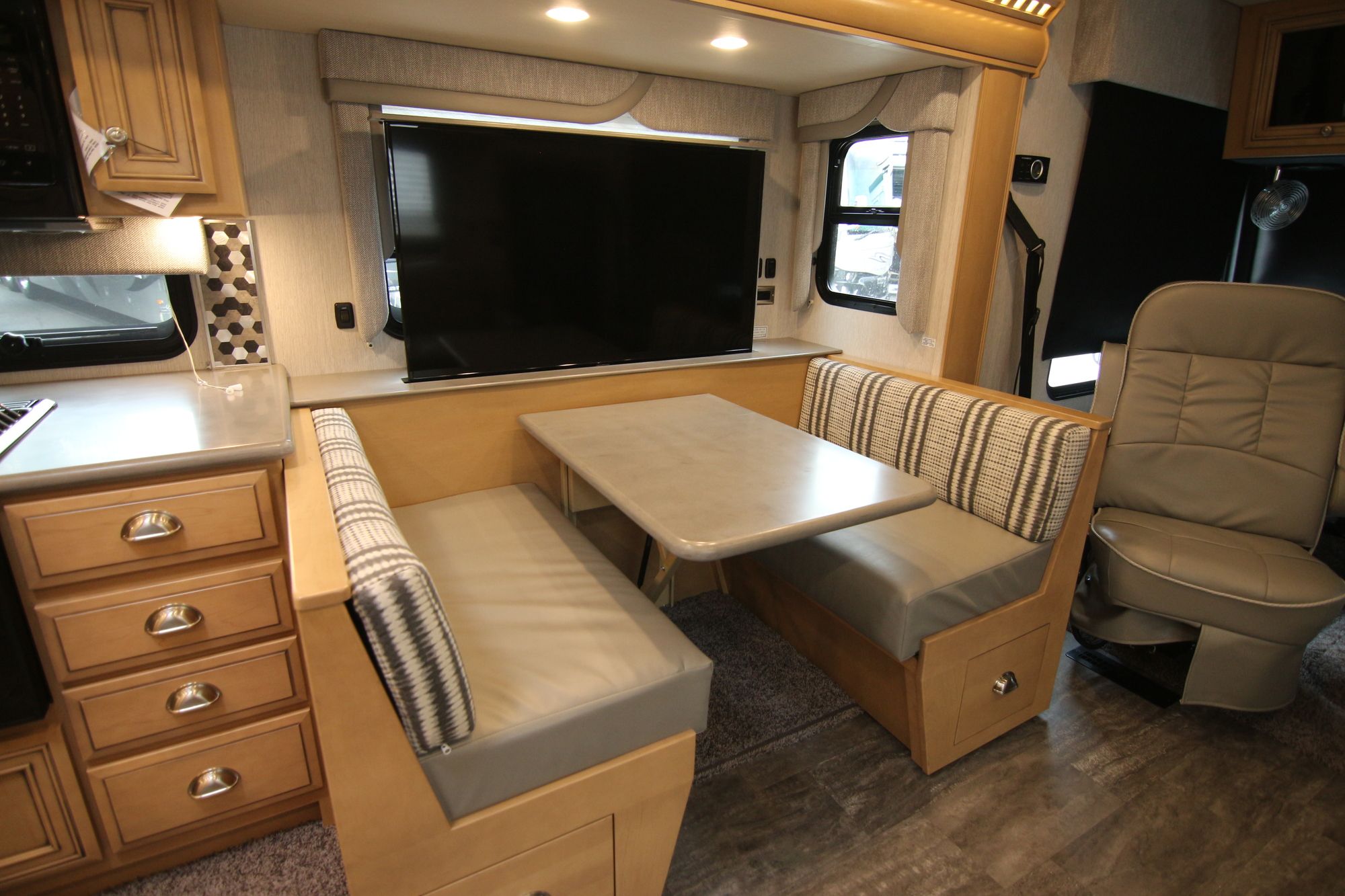 New 2020 Newmar Bay Star Sport 2813 Class A  For Sale