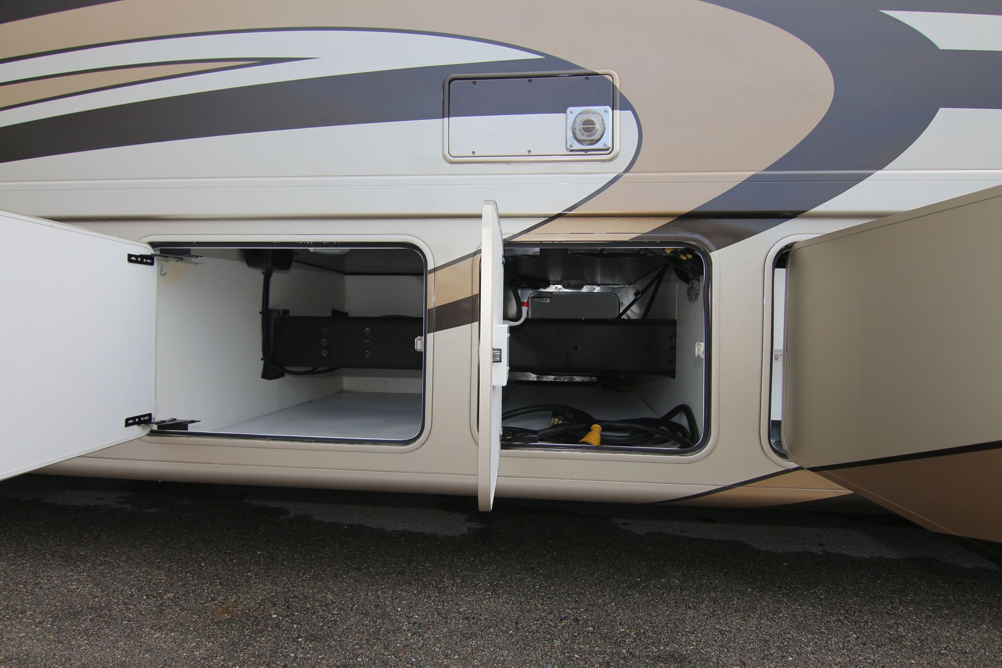 Used 2015 Thor Palazzo 35.1 Class A  For Sale